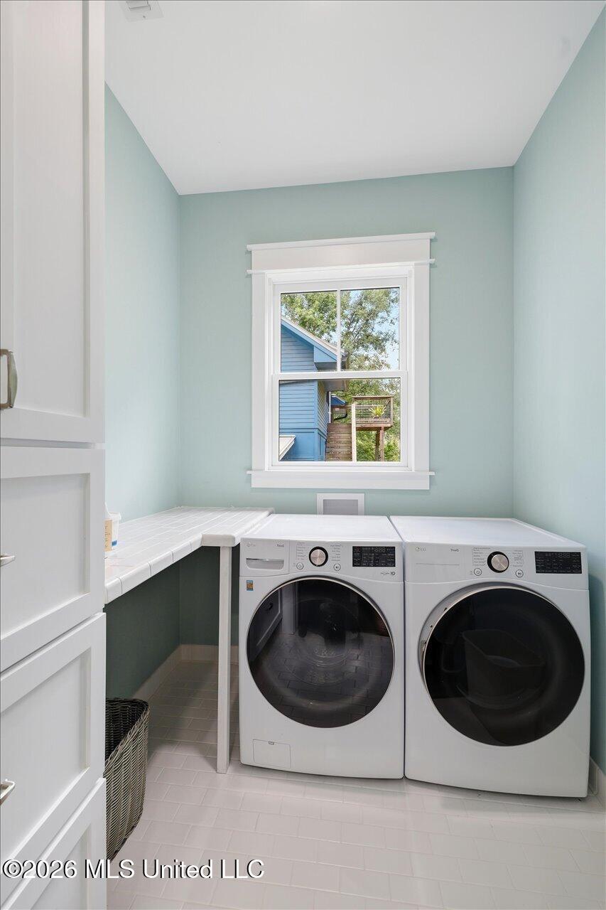 249 Normandy Circle Property Photo 30