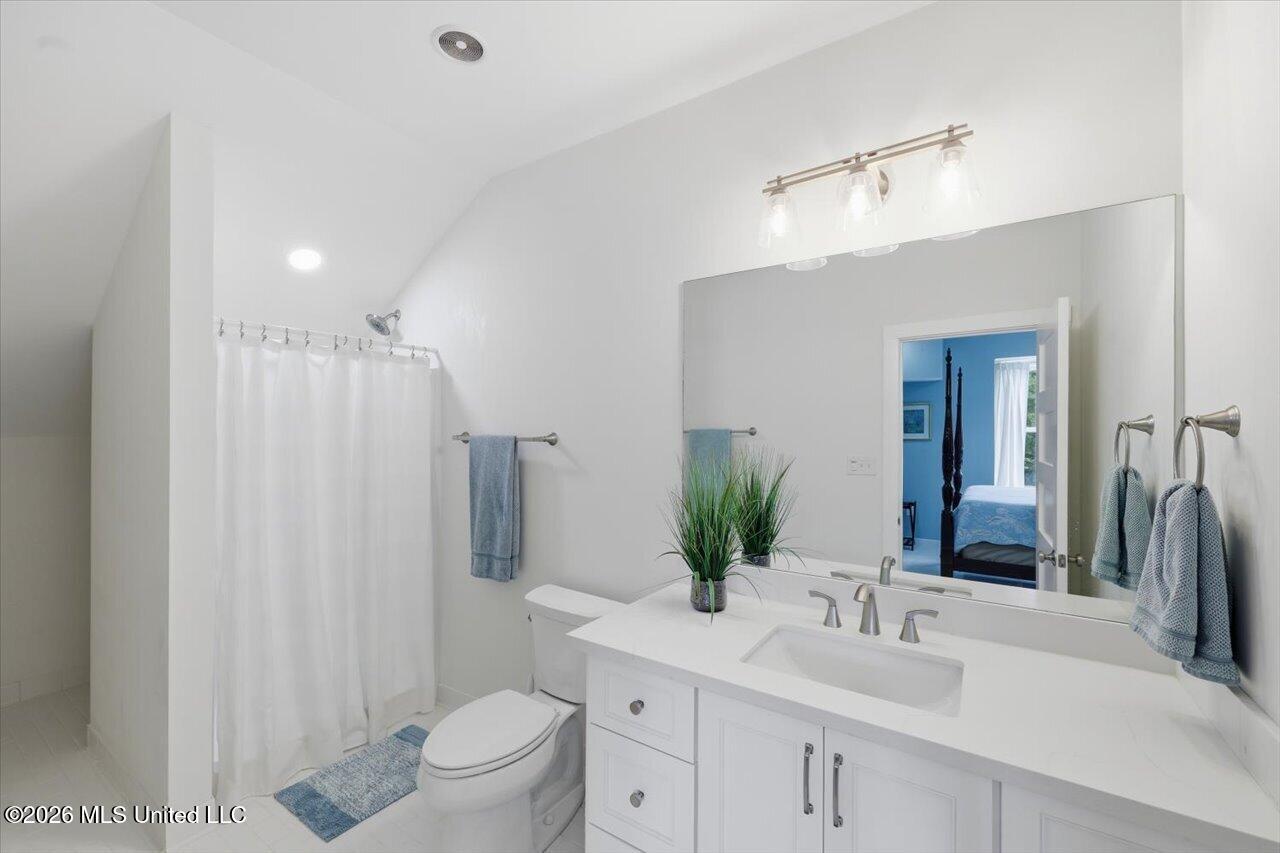 249 Normandy Circle Property Photo 34