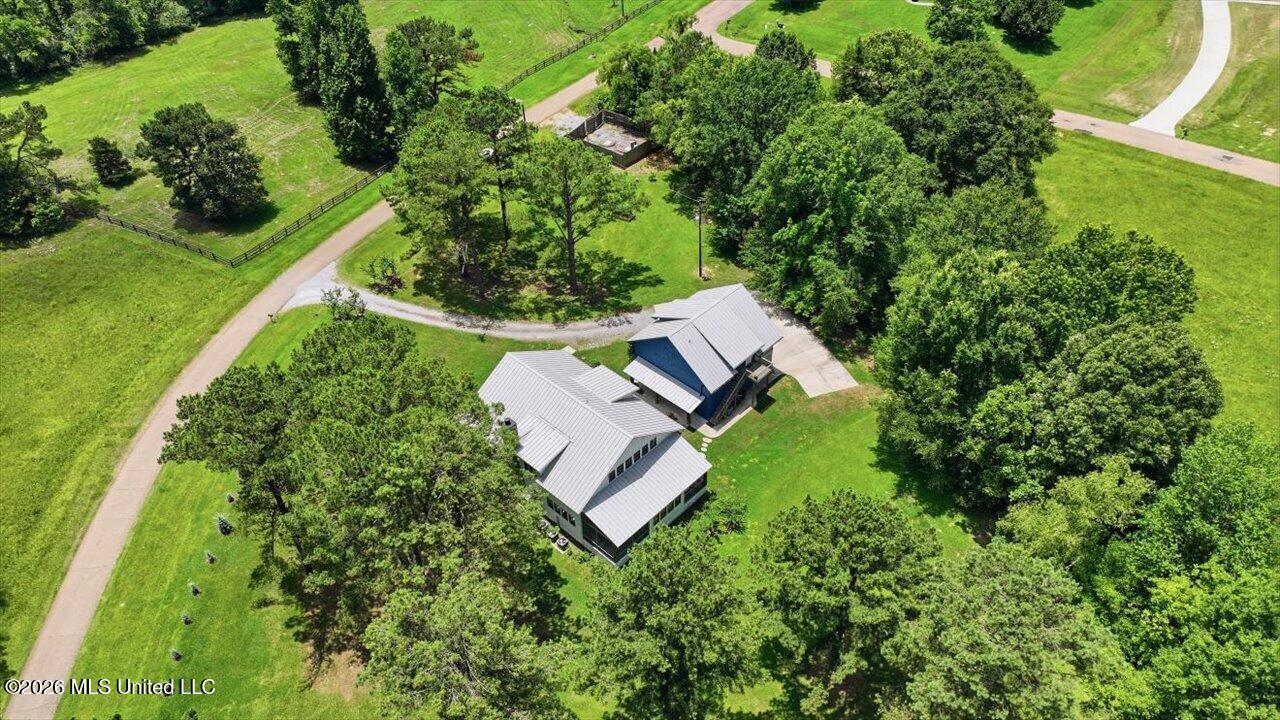 249 Normandy Circle Property Photo 40