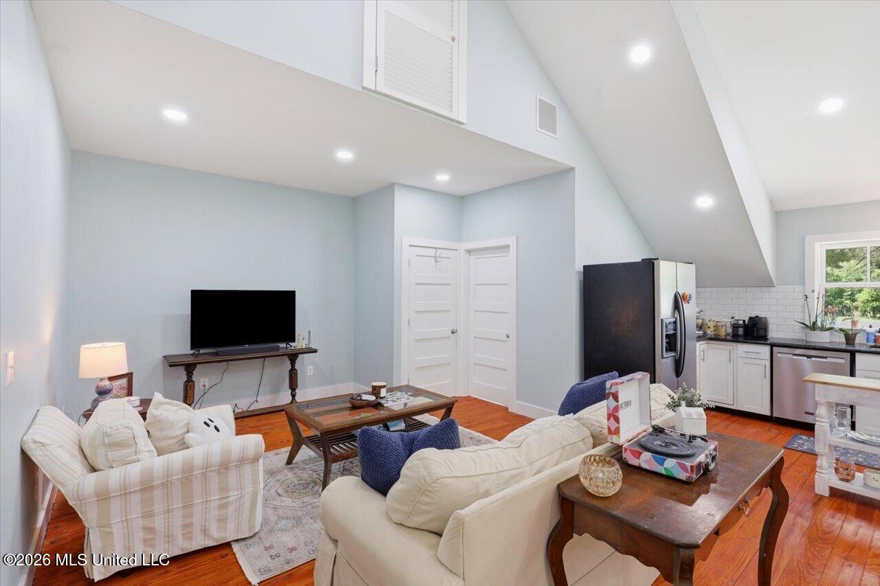 249 Normandy Circle Property Photo 45