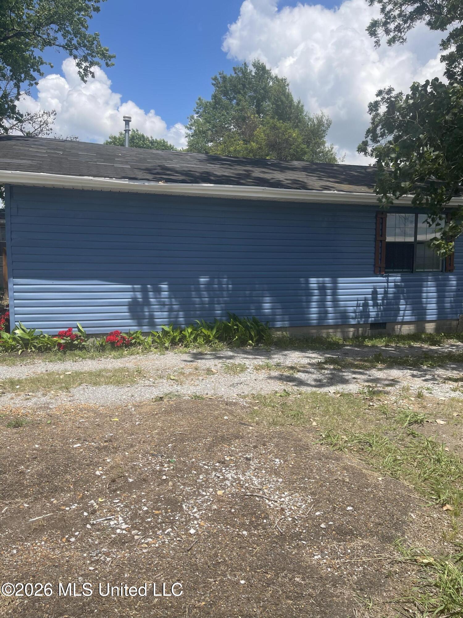 2408 N Old Hwy 61 Property Photo 6