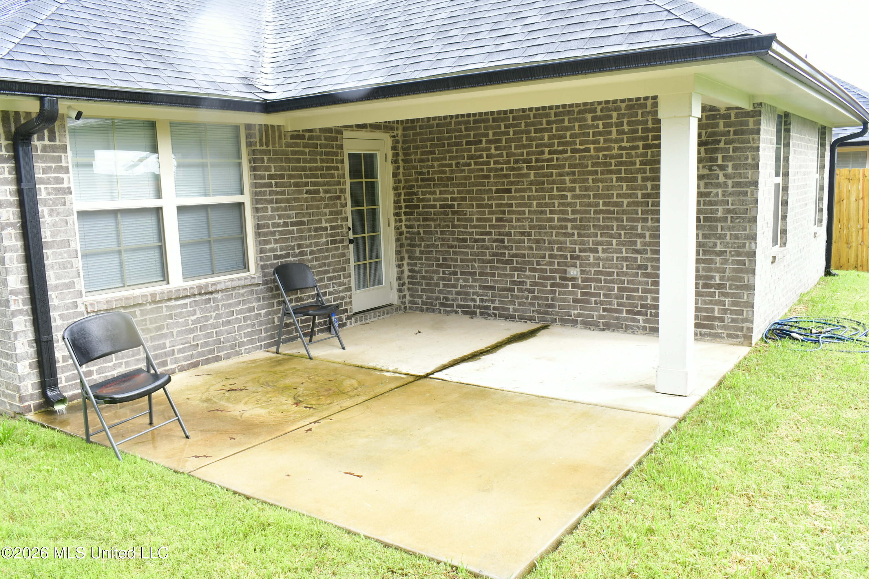 7945 Gardendale Drive Property Photo 2