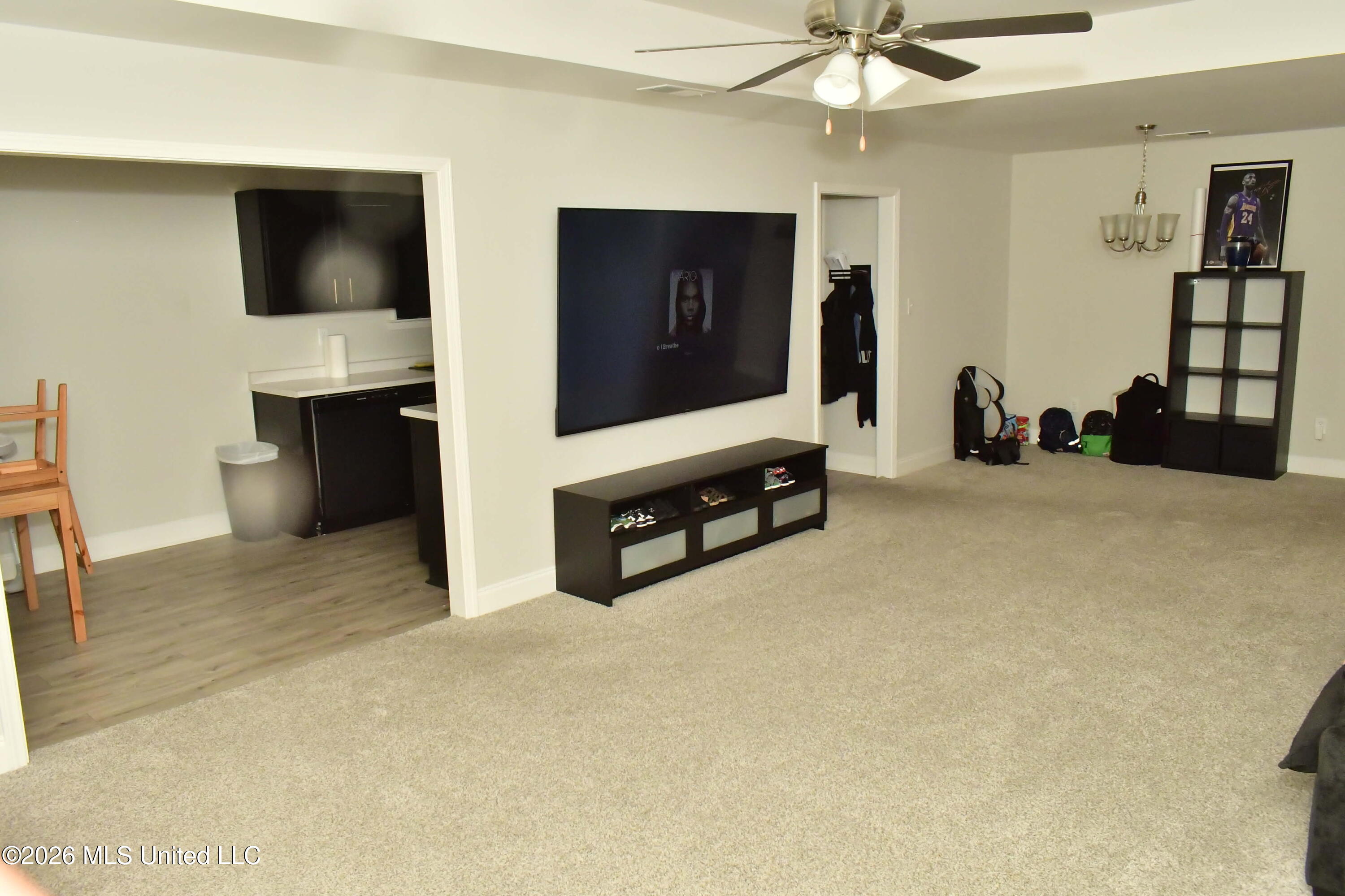 7945 Gardendale Drive Property Photo 3