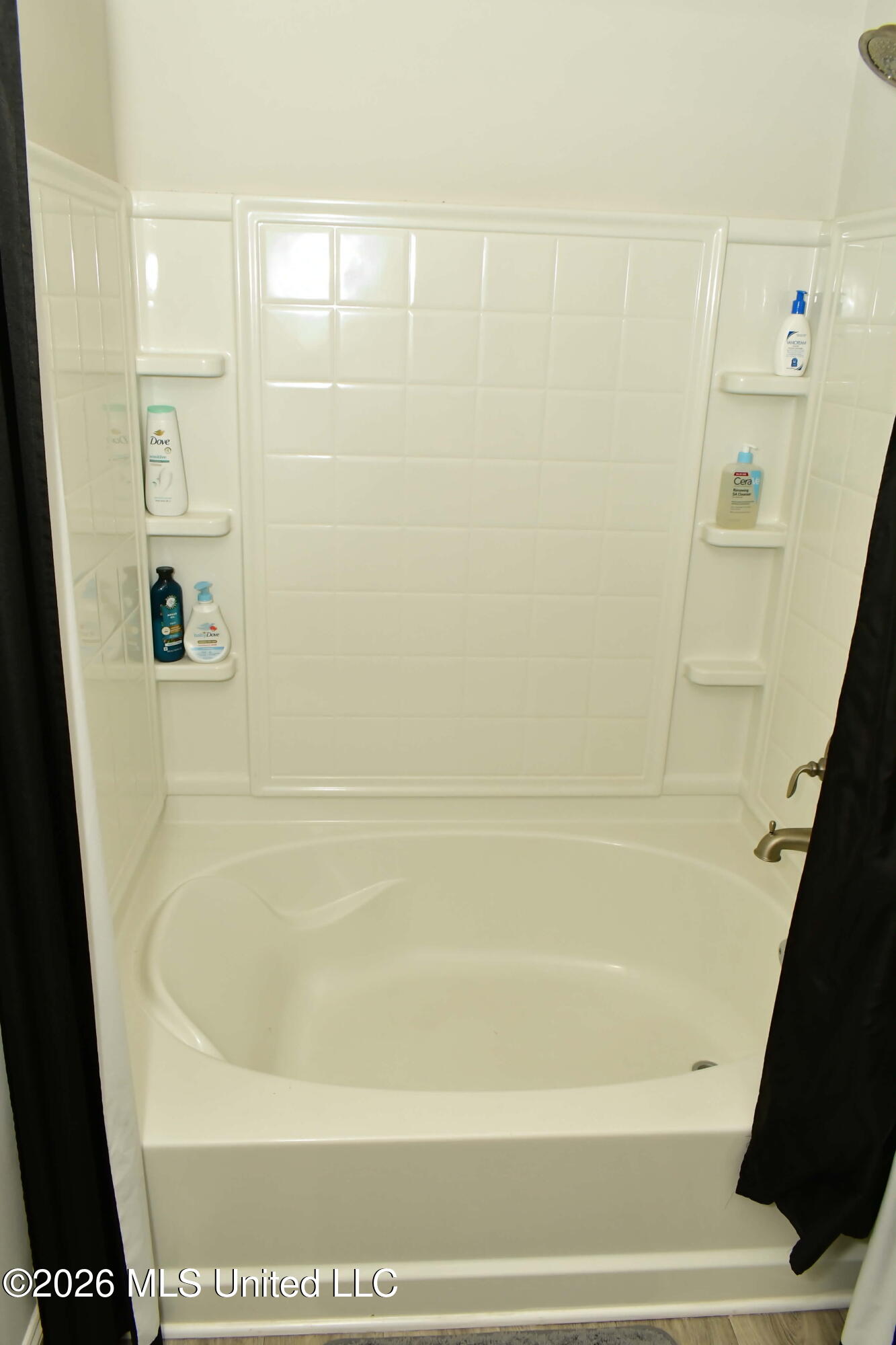 7945 Gardendale Drive Property Photo 8