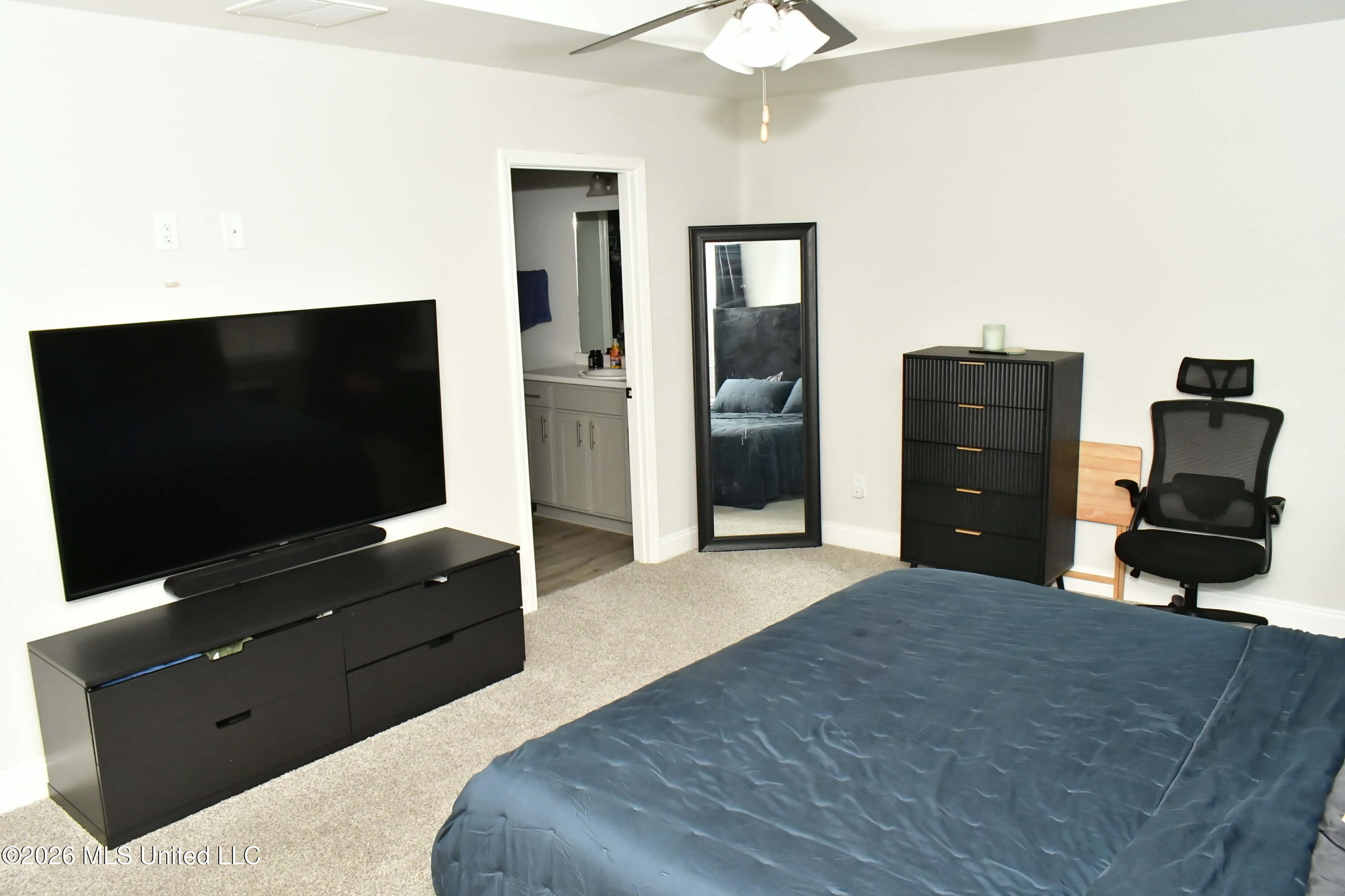 7945 Gardendale Drive Property Photo 10