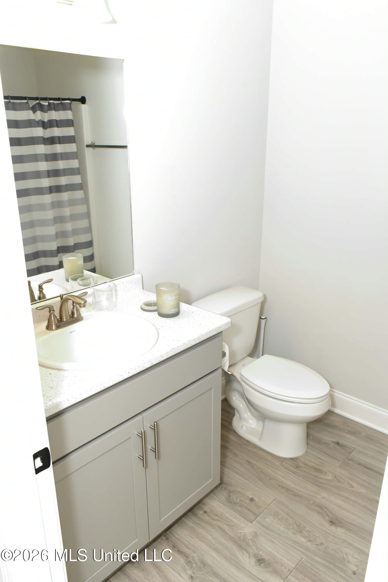 7945 Gardendale Drive Property Photo 11