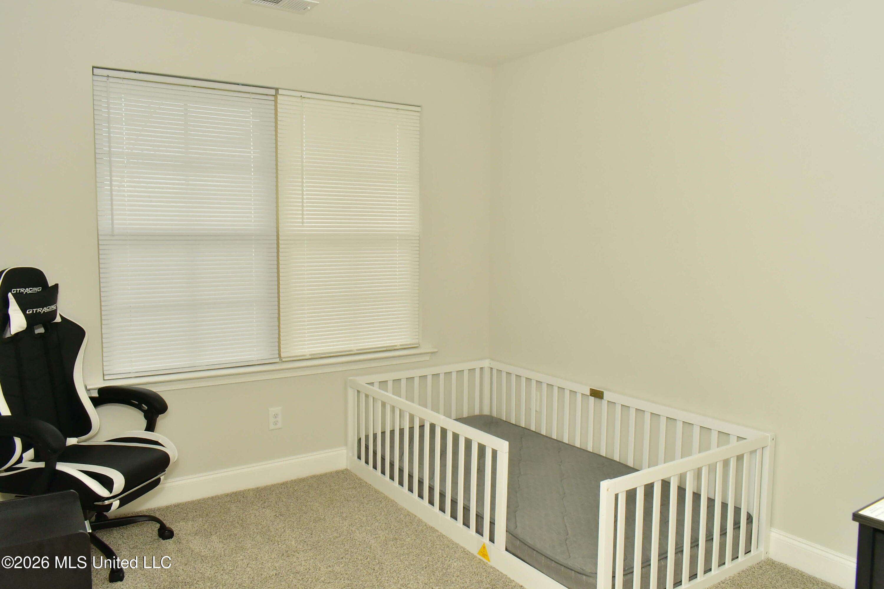7945 Gardendale Drive Property Photo 12