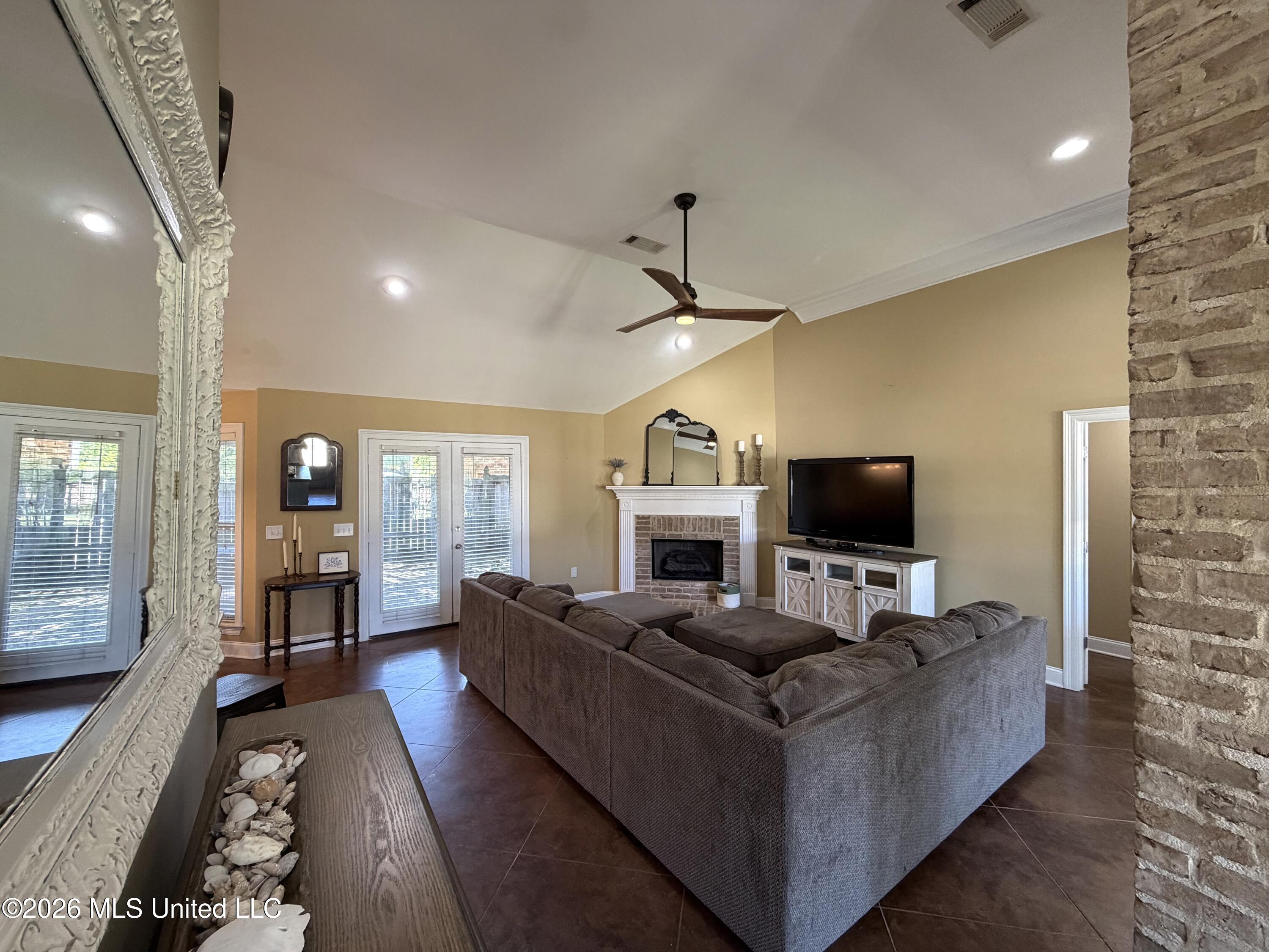 285 Lighthouse Lane Property Photo 13
