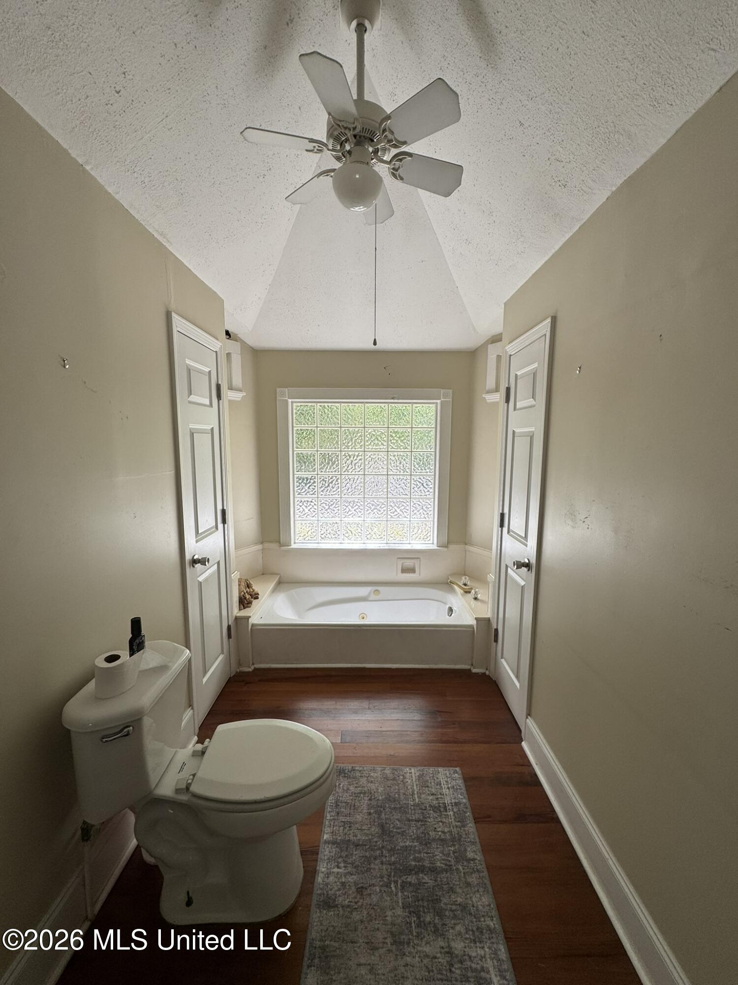 903 Columbus Drive Property Photo 17