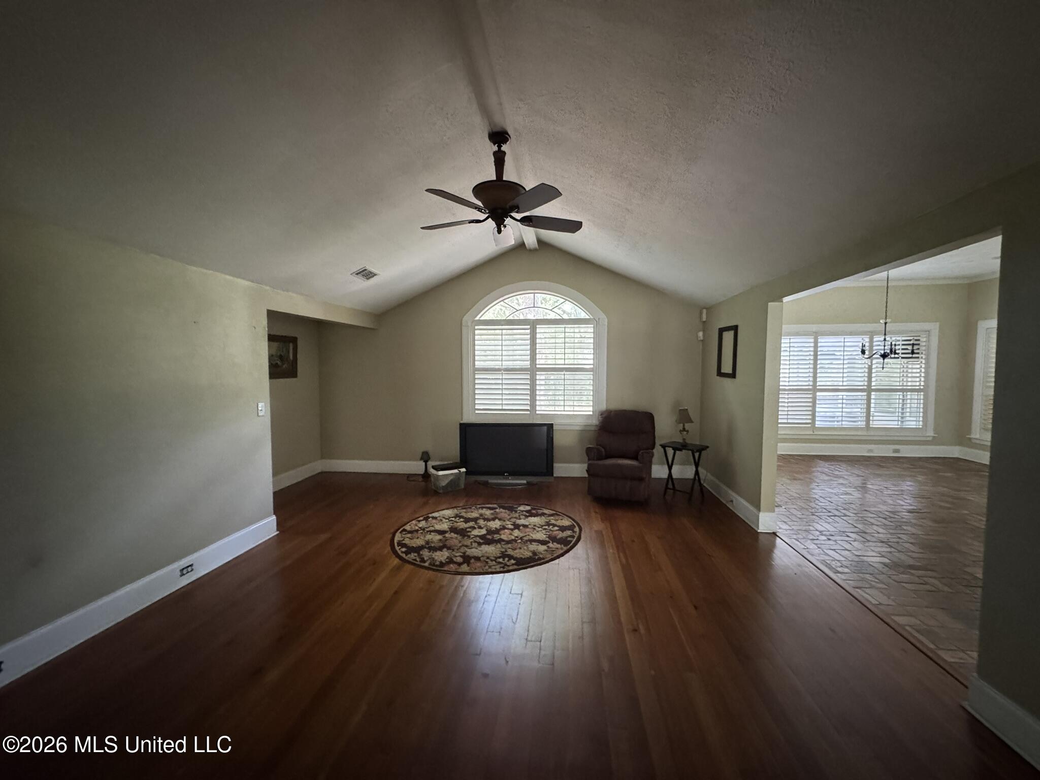 903 Columbus Drive Property Photo 21