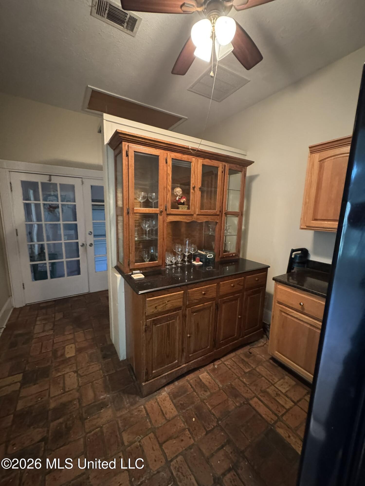 903 Columbus Drive Property Photo 29