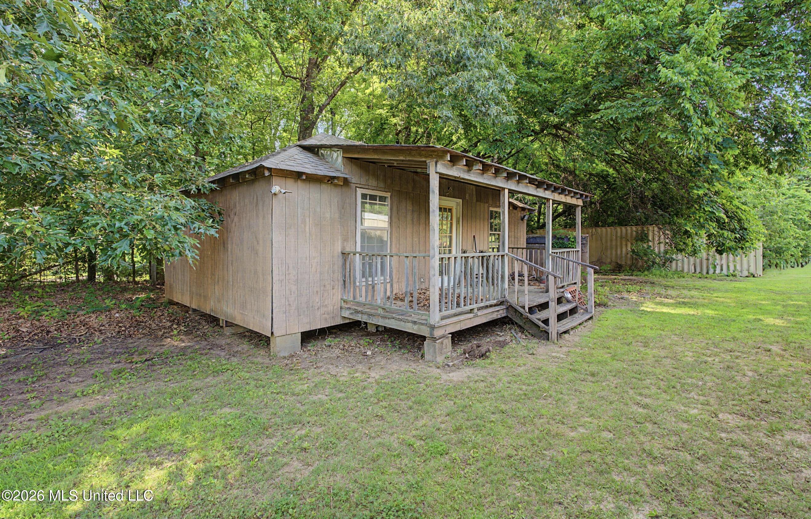 1980 Pine Tree Road Property Photo 30