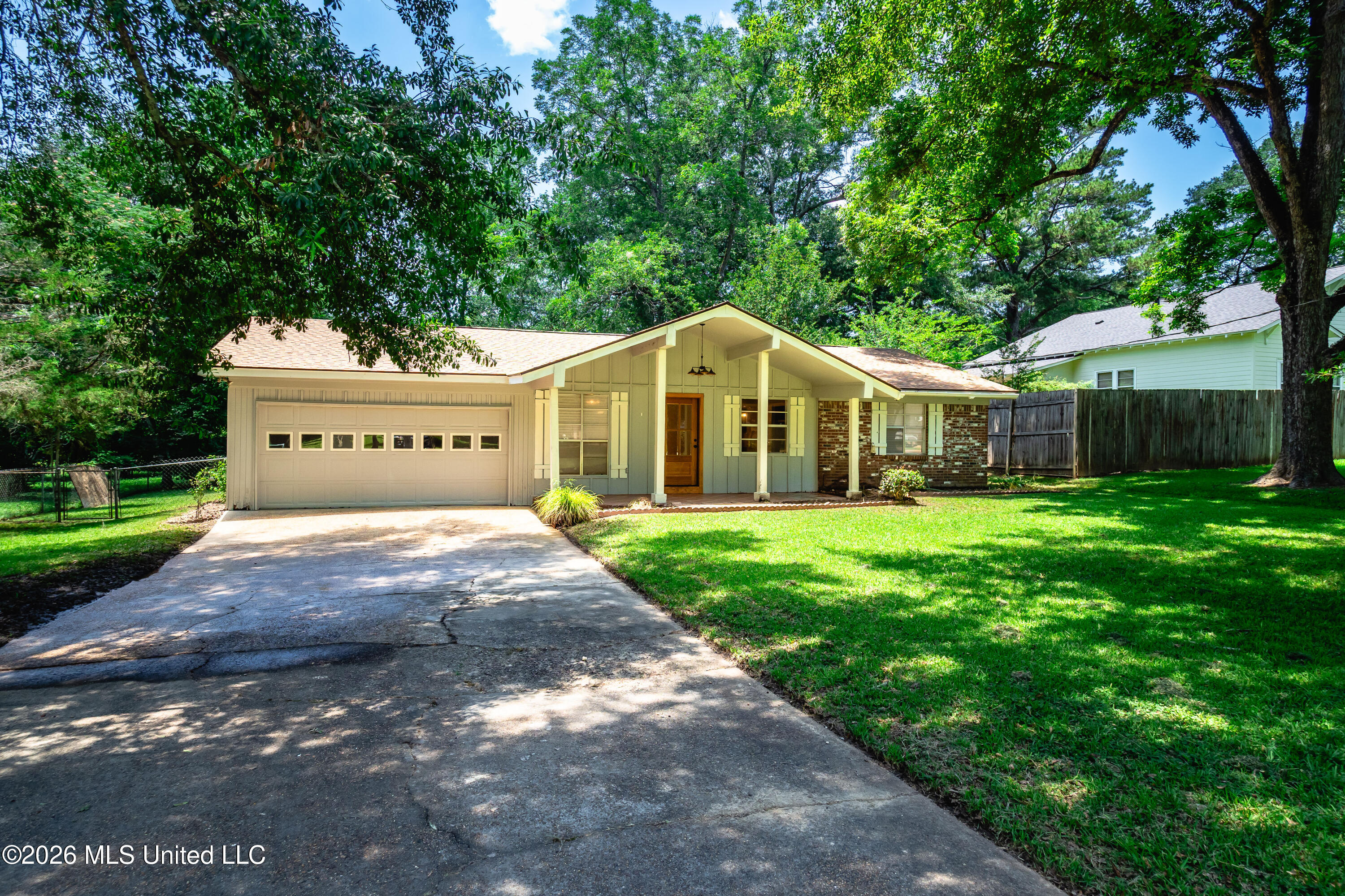 111 Davis Property Photo 1