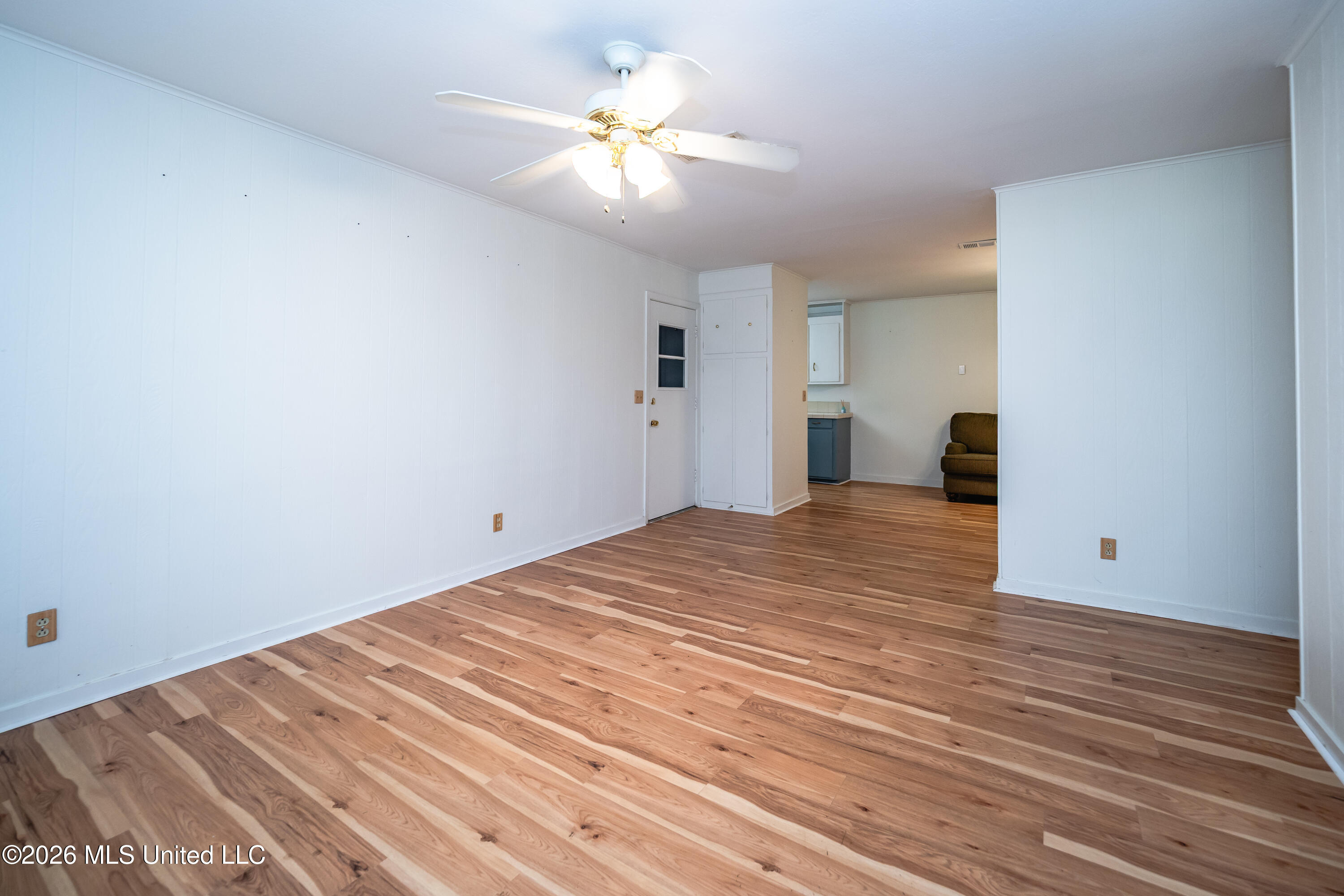 111 Davis Property Photo 3