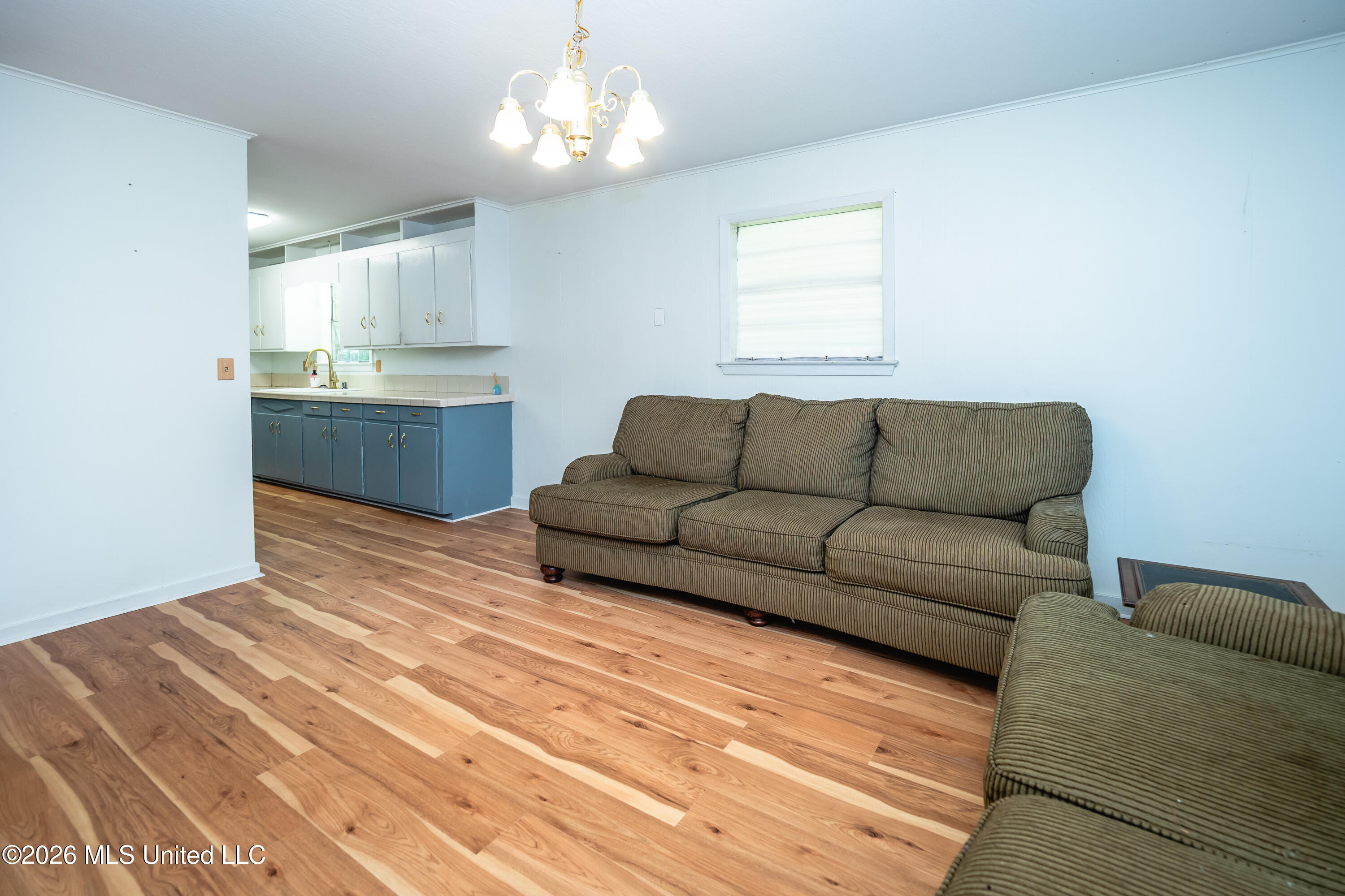 111 Davis Property Photo 6