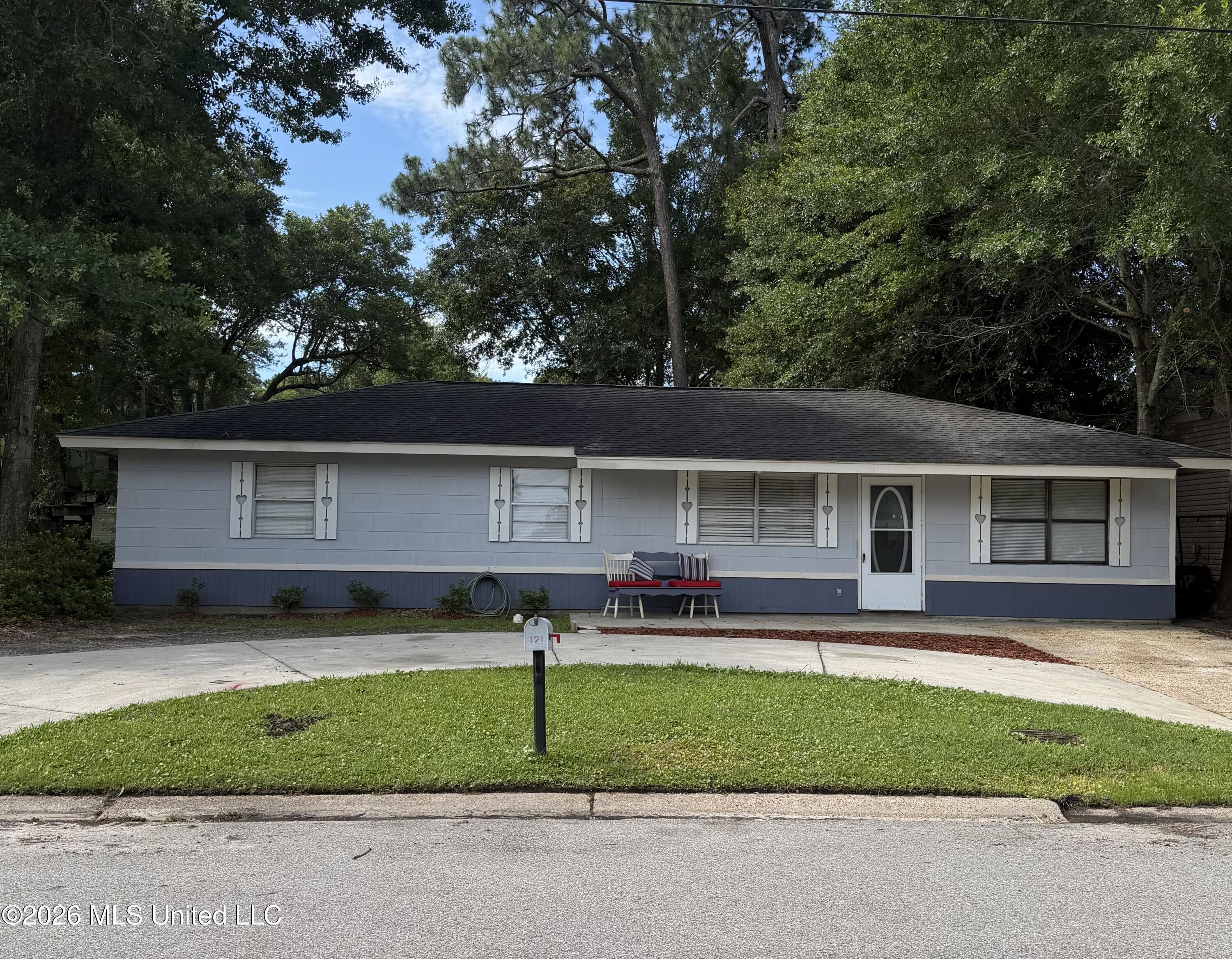 121 Linda Circle