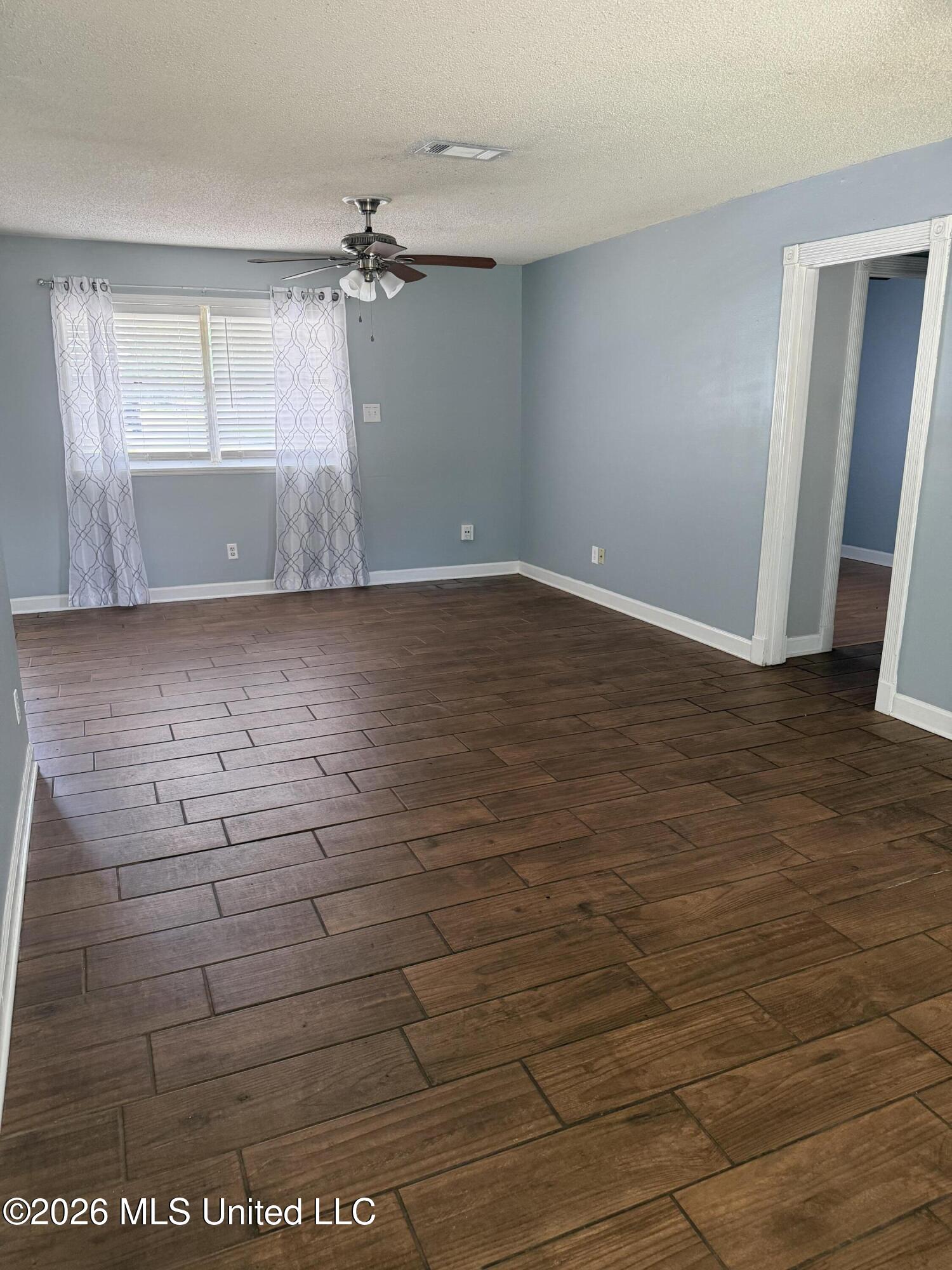 121 Linda Circle Property Photo 6
