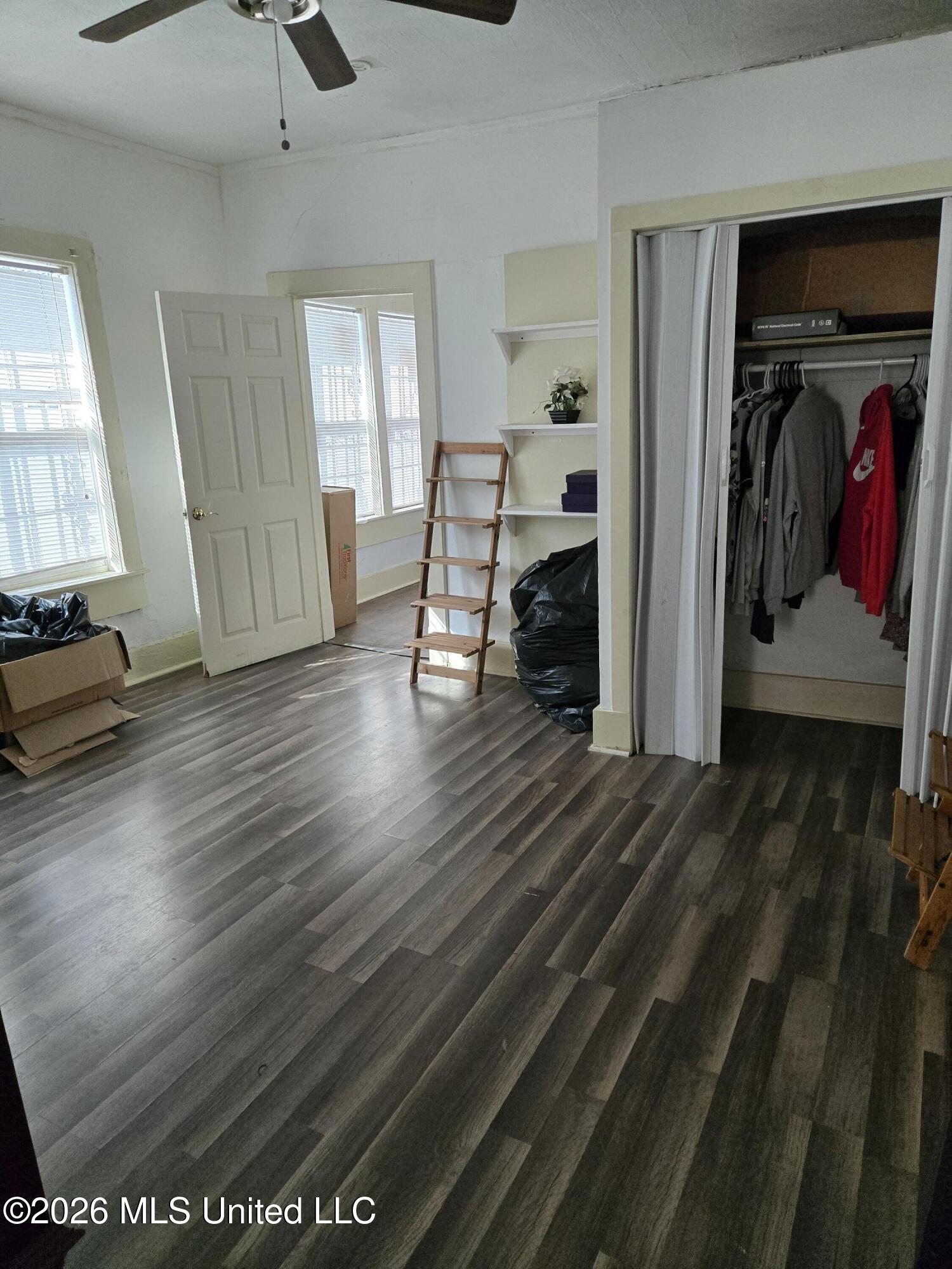 322 S Westview Street Property Photo 9