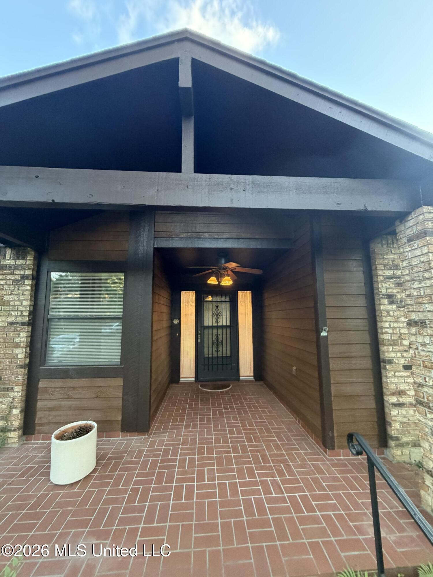 52 W Cascades Circle Property Photo 3