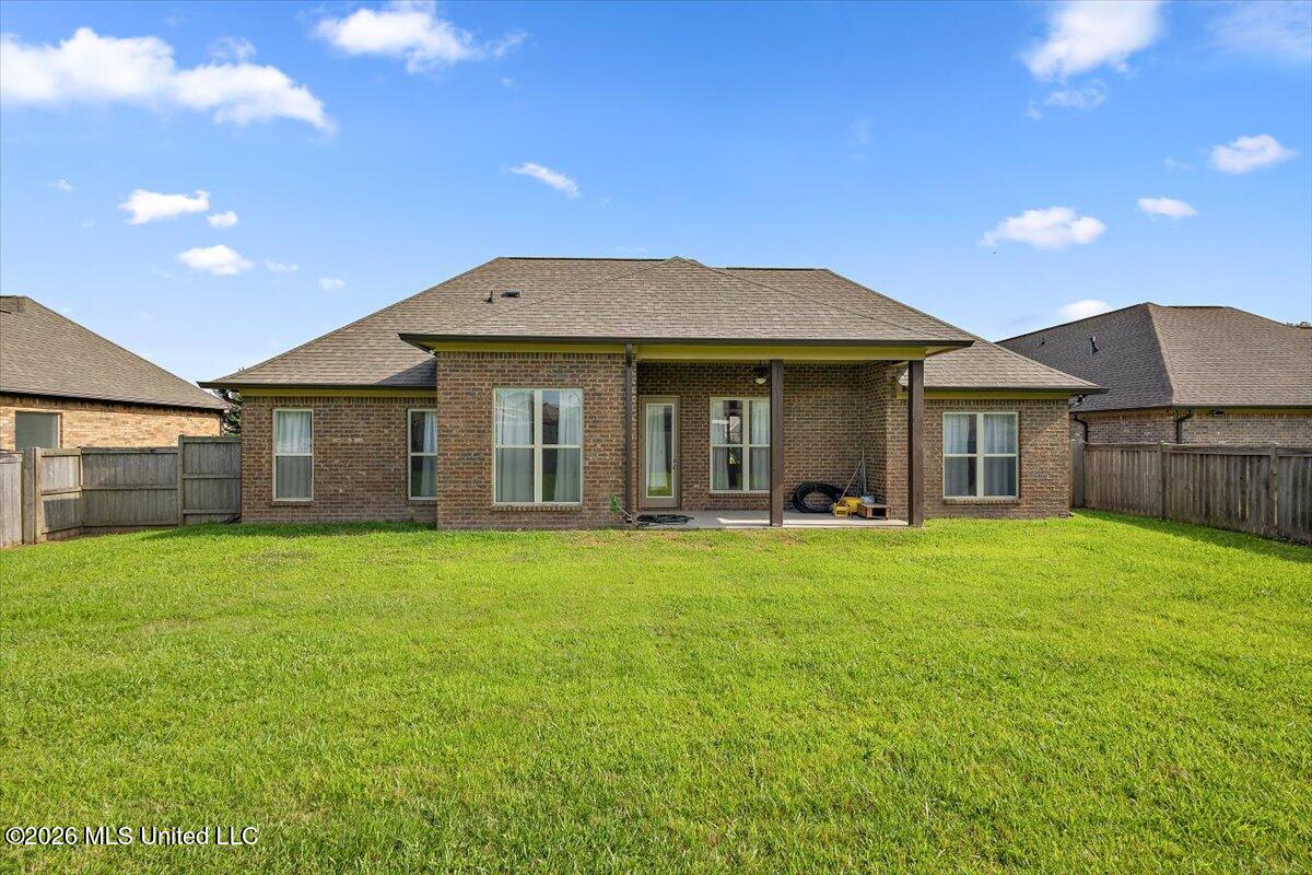 114 Essen Lane Property Photo 1