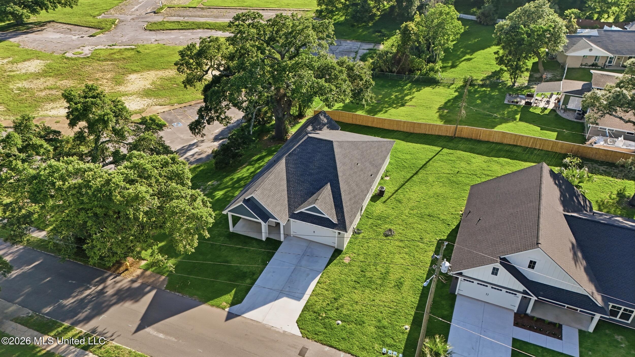 127 Iberville Drive Property Photo 49