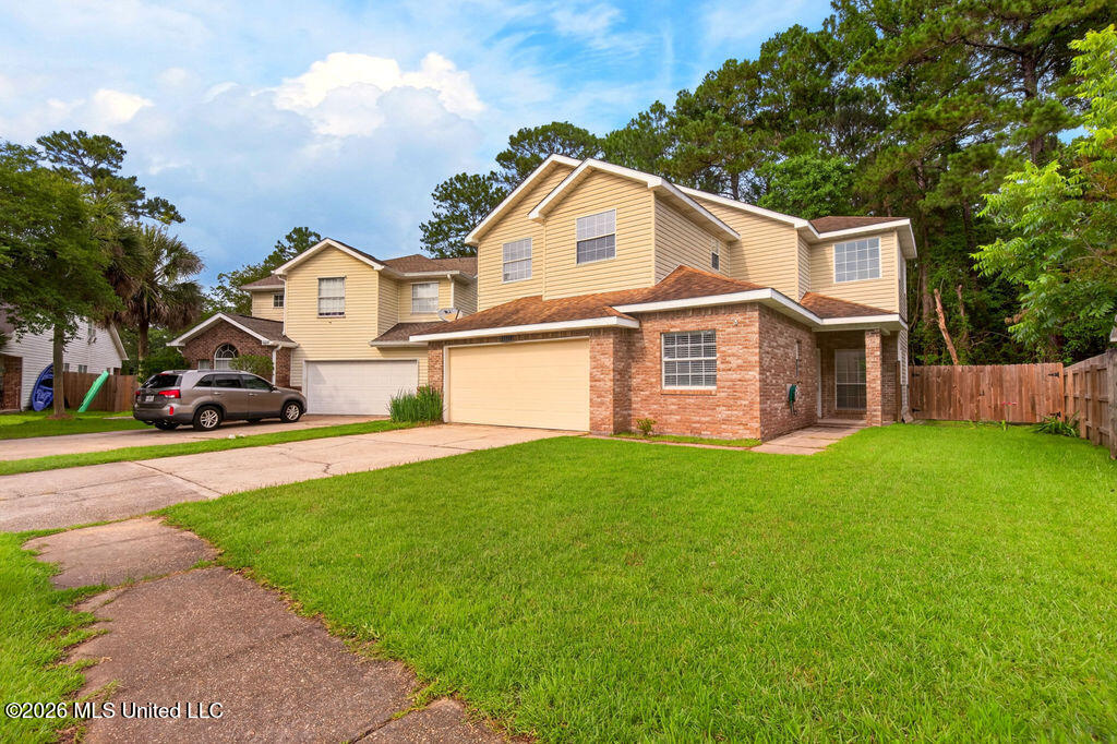 11118 Oakcrest Drive Property Photo 1