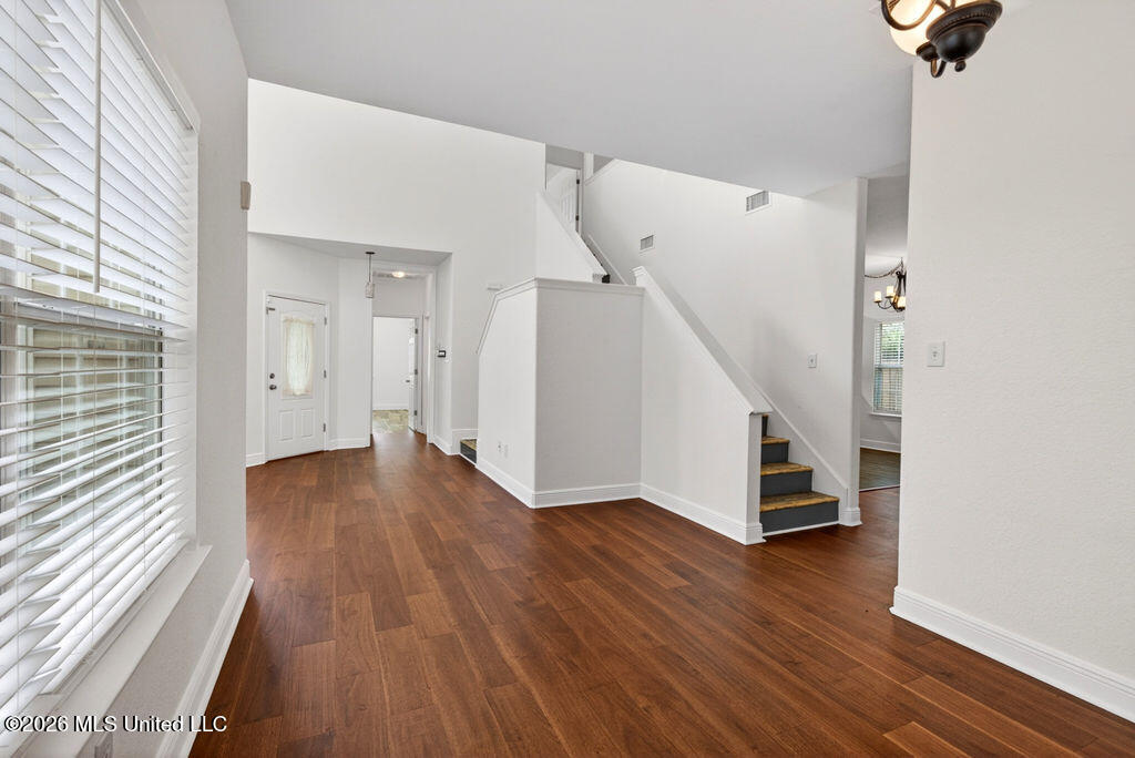 11118 Oakcrest Drive Property Photo 9