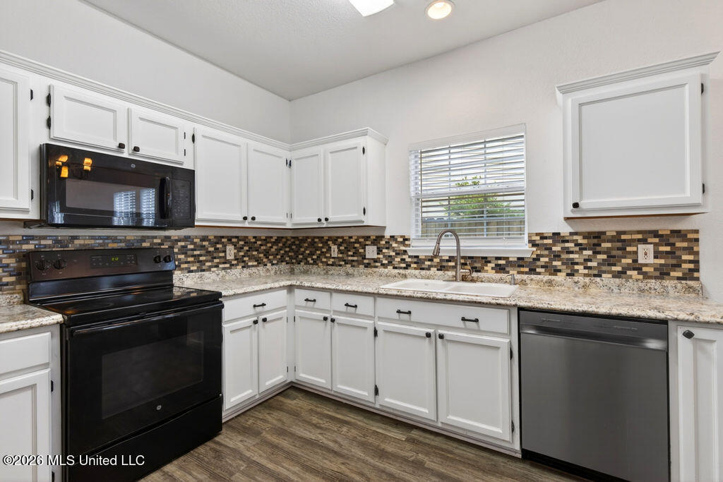 11118 Oakcrest Drive Property Photo 13