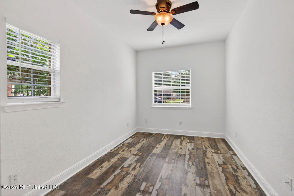 11118 Oakcrest Drive Property Photo 16