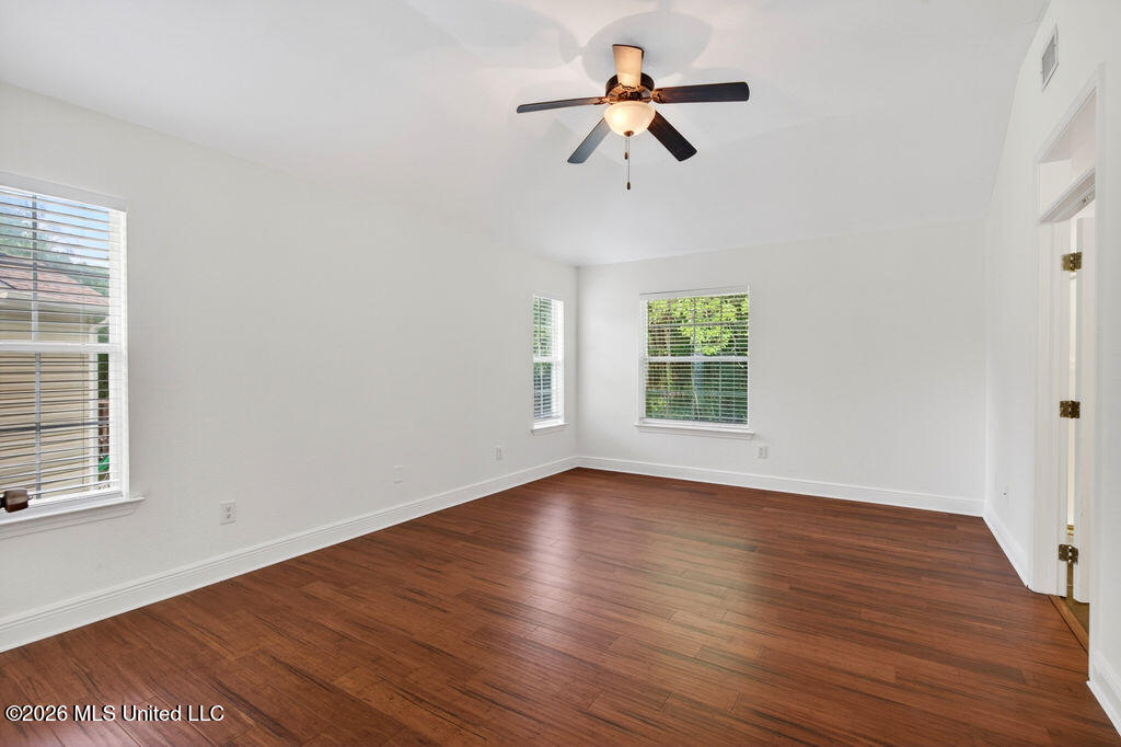 11118 Oakcrest Drive Property Photo 21