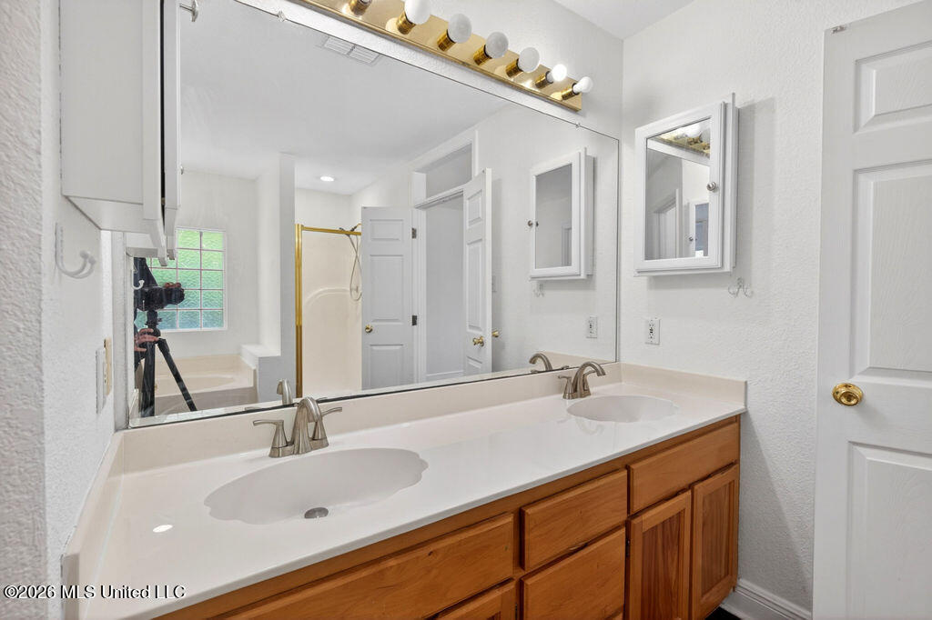 11118 Oakcrest Drive Property Photo 24