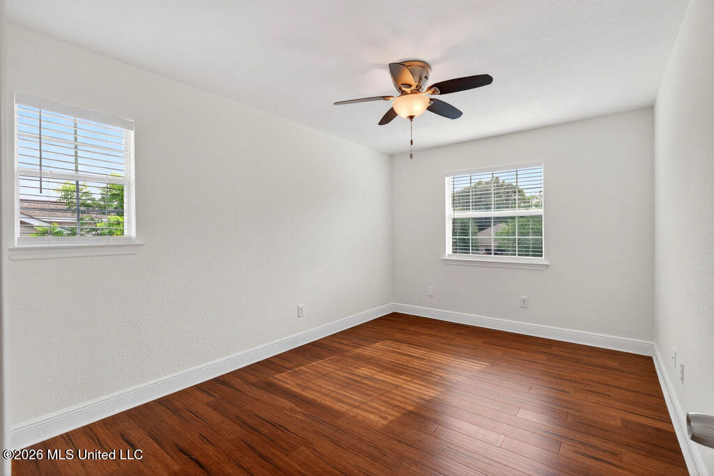 11118 Oakcrest Drive Property Photo 28