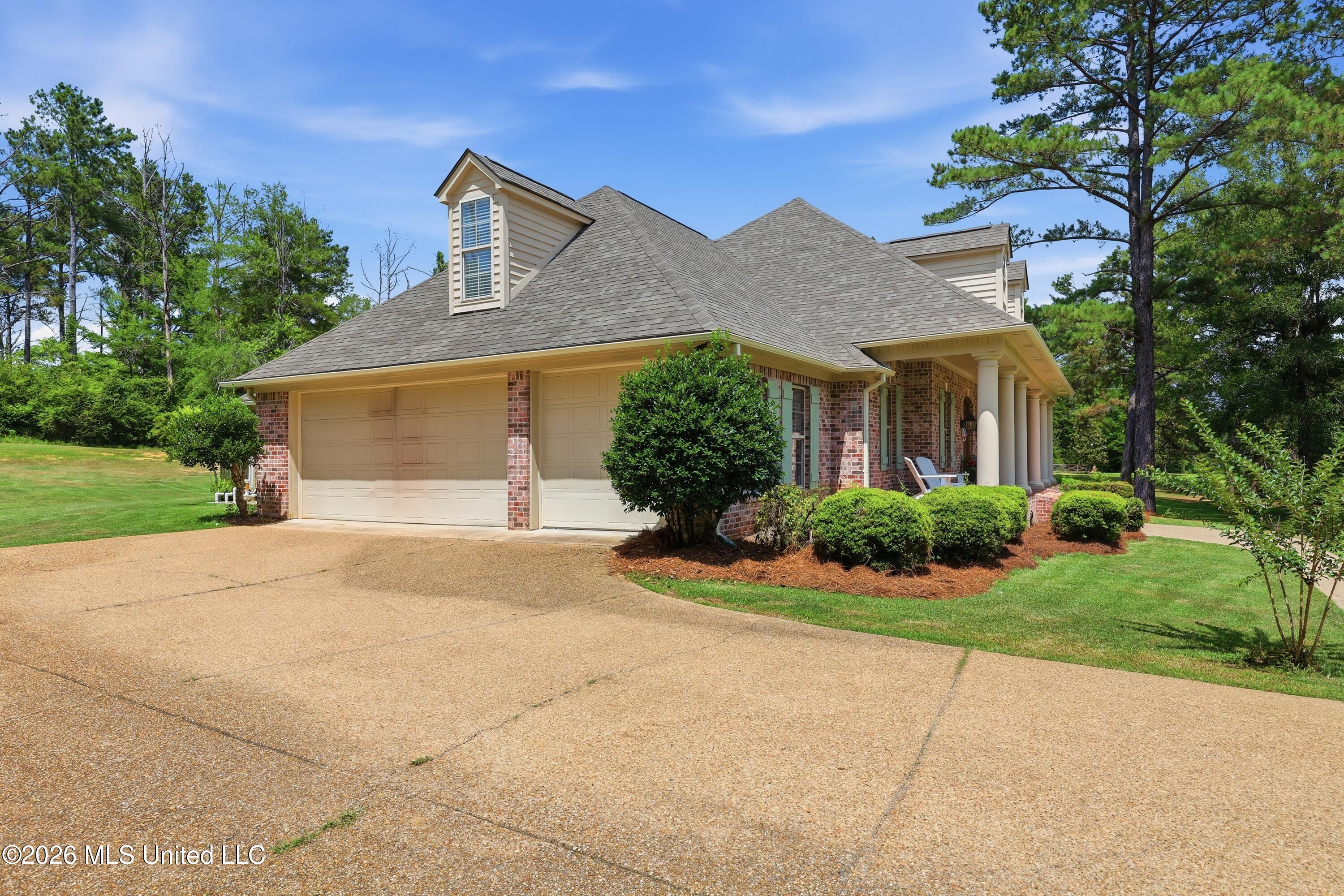 5570 Williamson Road Property Photo 3