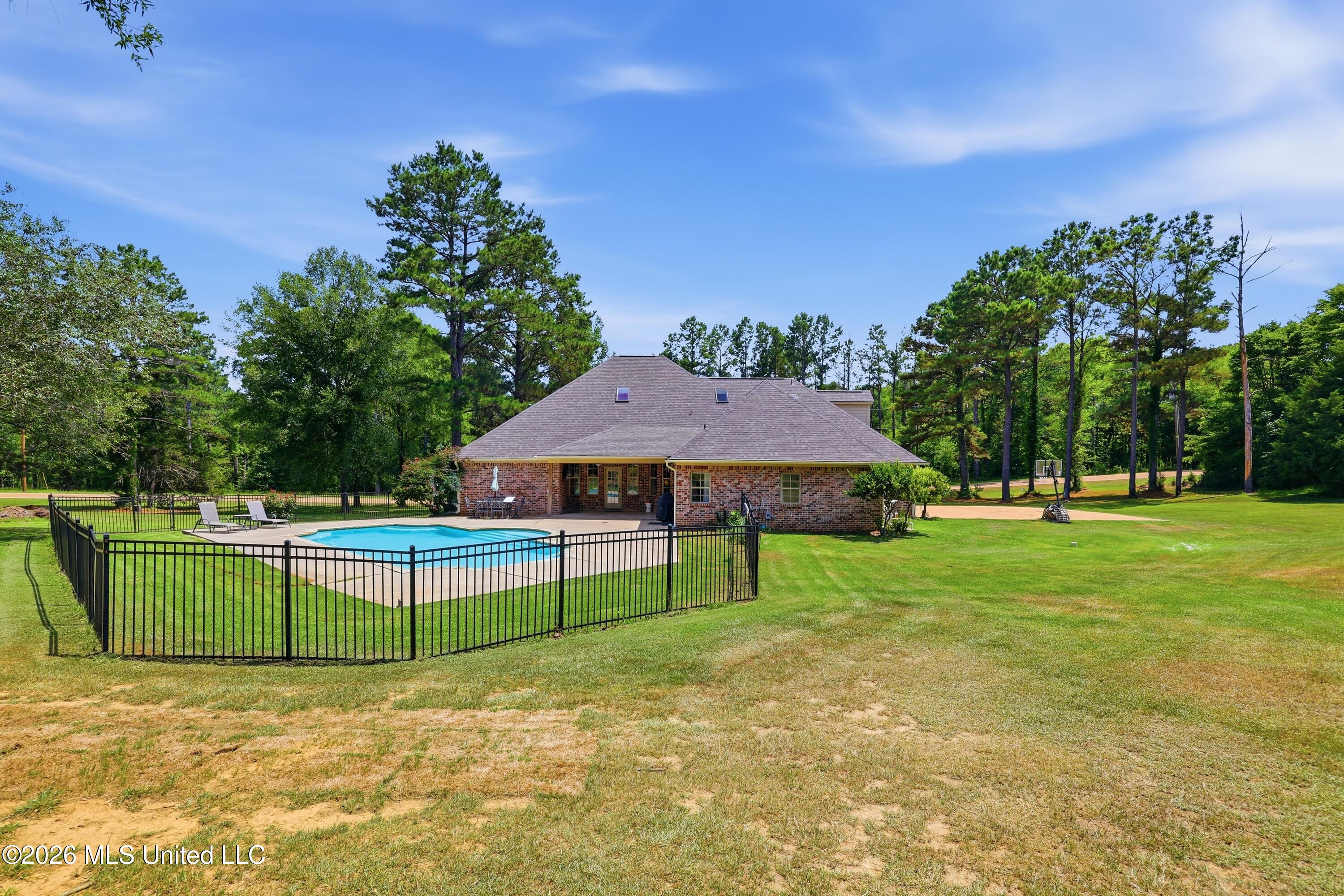 5570 Williamson Road Property Photo 10
