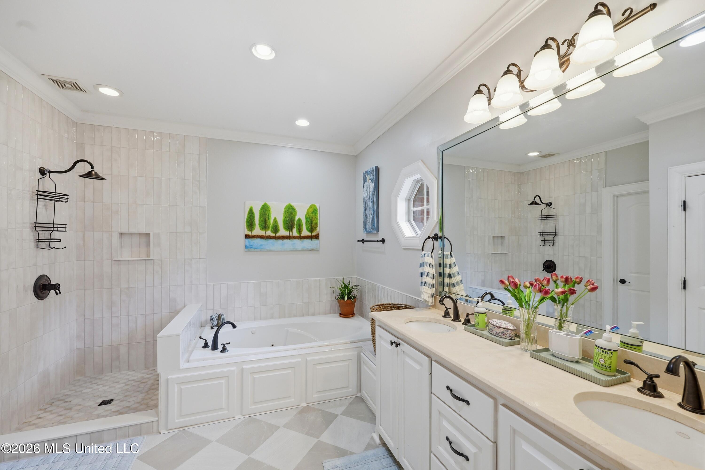 5570 Williamson Road Property Photo 13