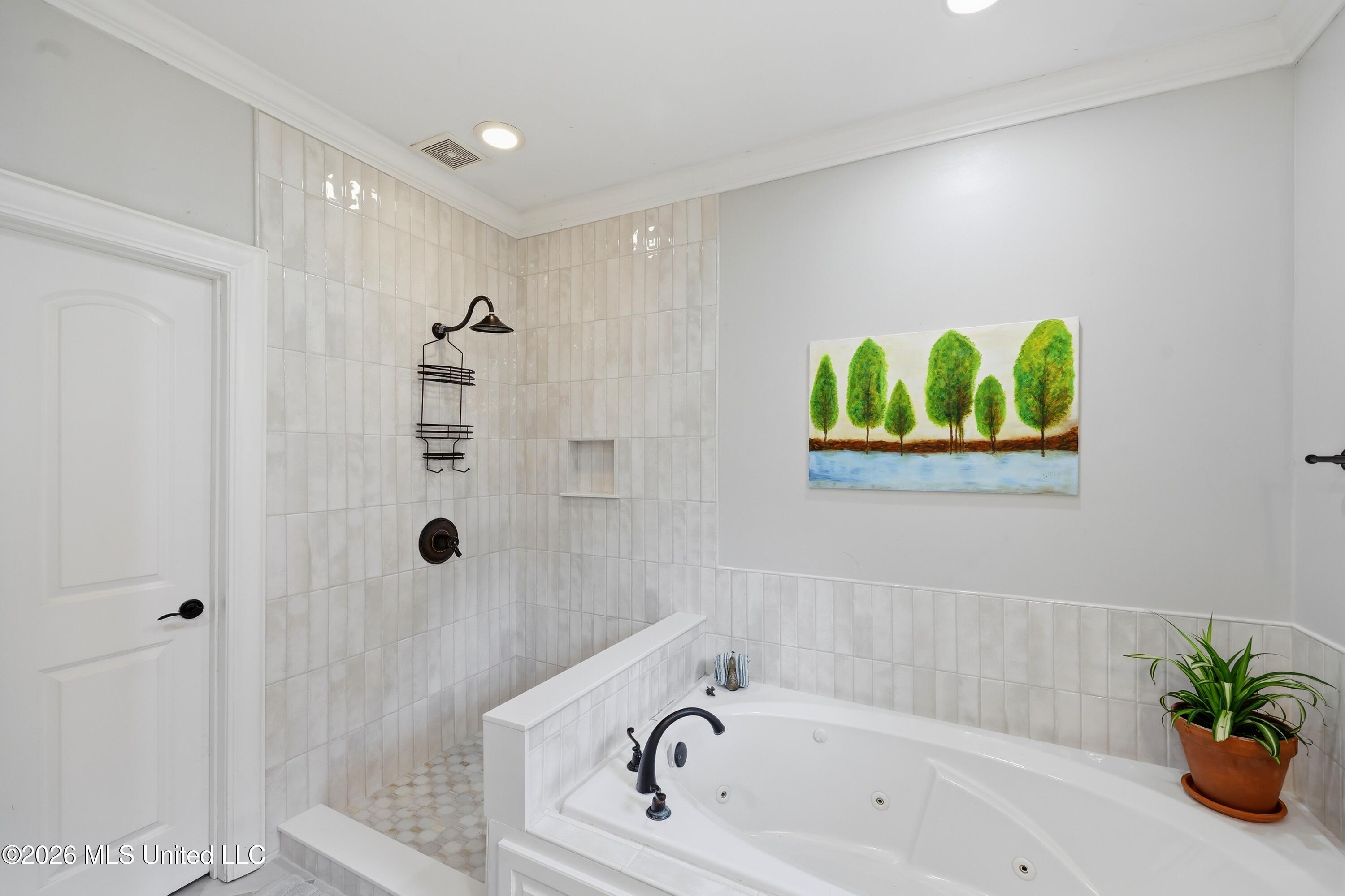 5570 Williamson Road Property Photo 14