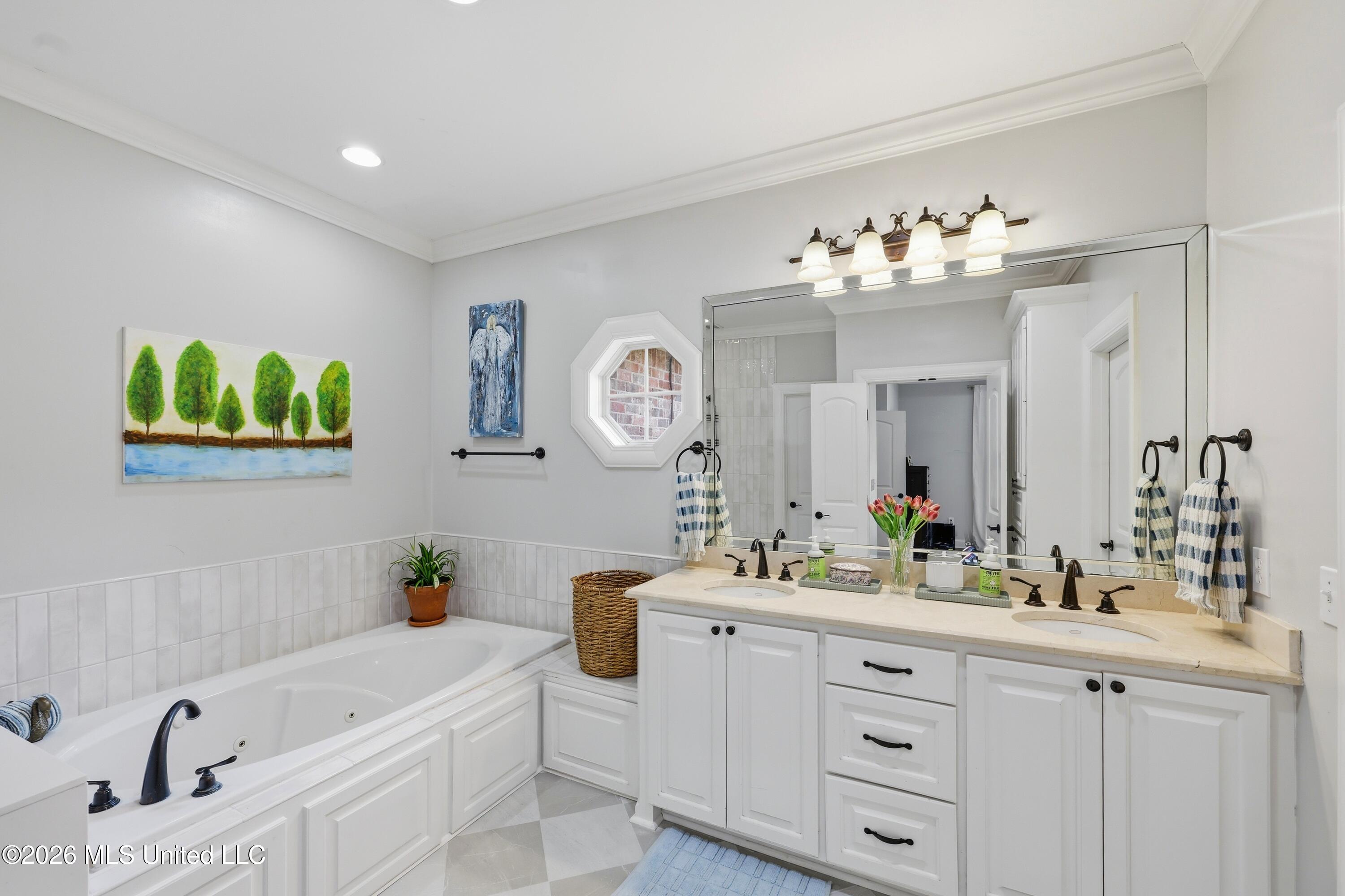5570 Williamson Road Property Photo 16
