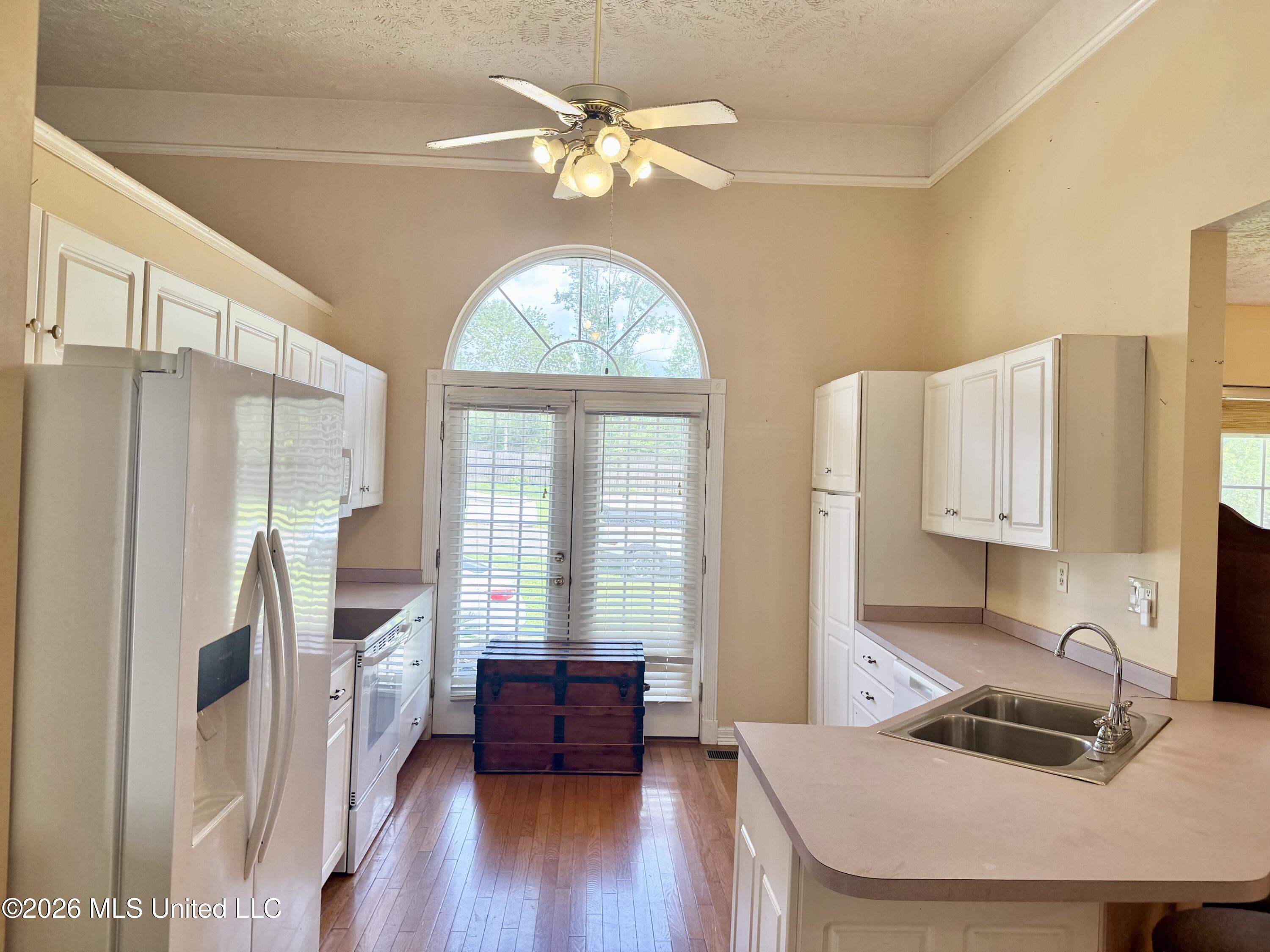 6649 Ahekolo Circle Property Photo 3