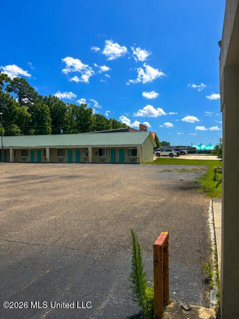 6172 Plaza Drive Property Photo 3