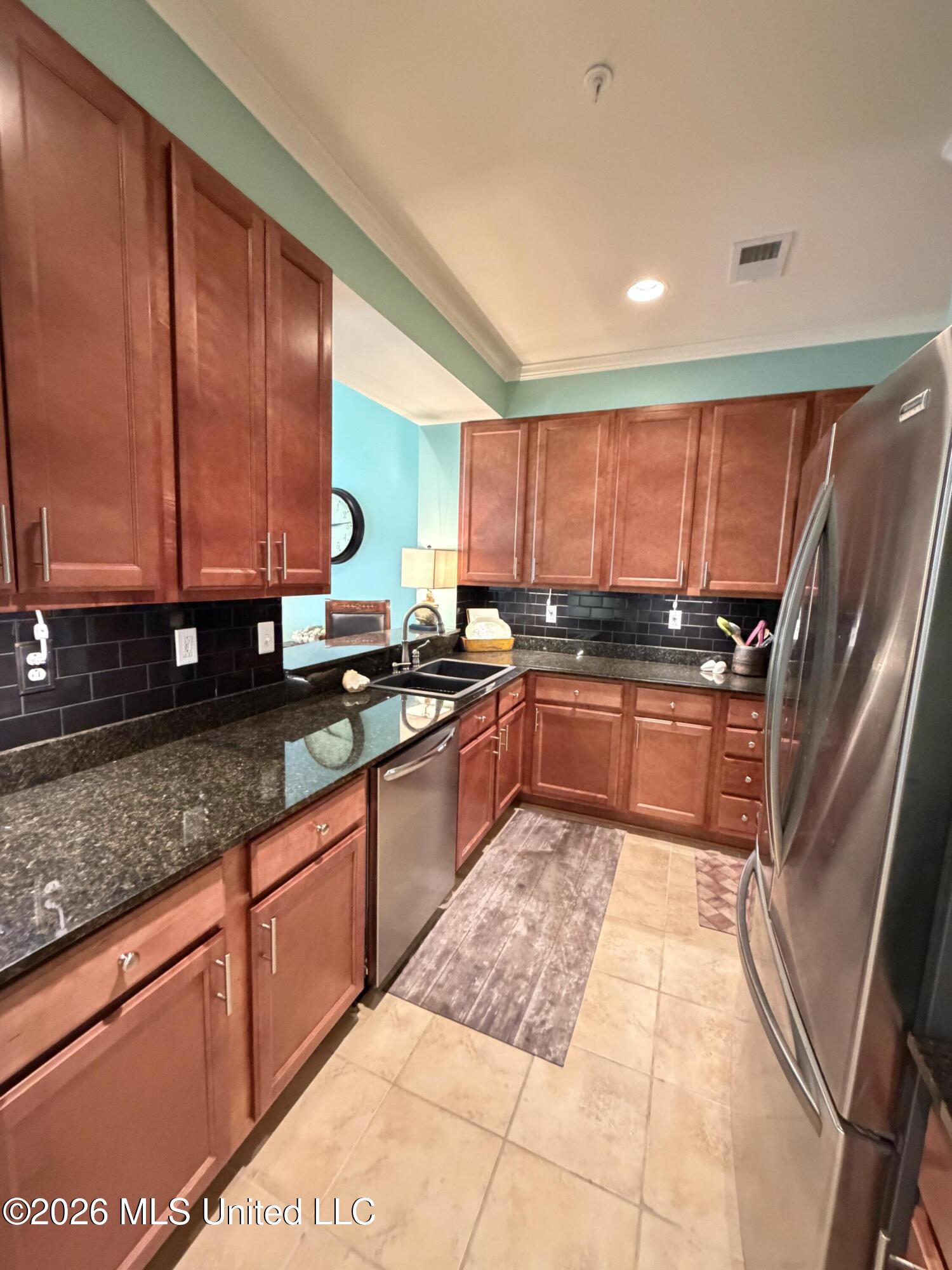 1100 W Beach Boulevard Property Photo 8