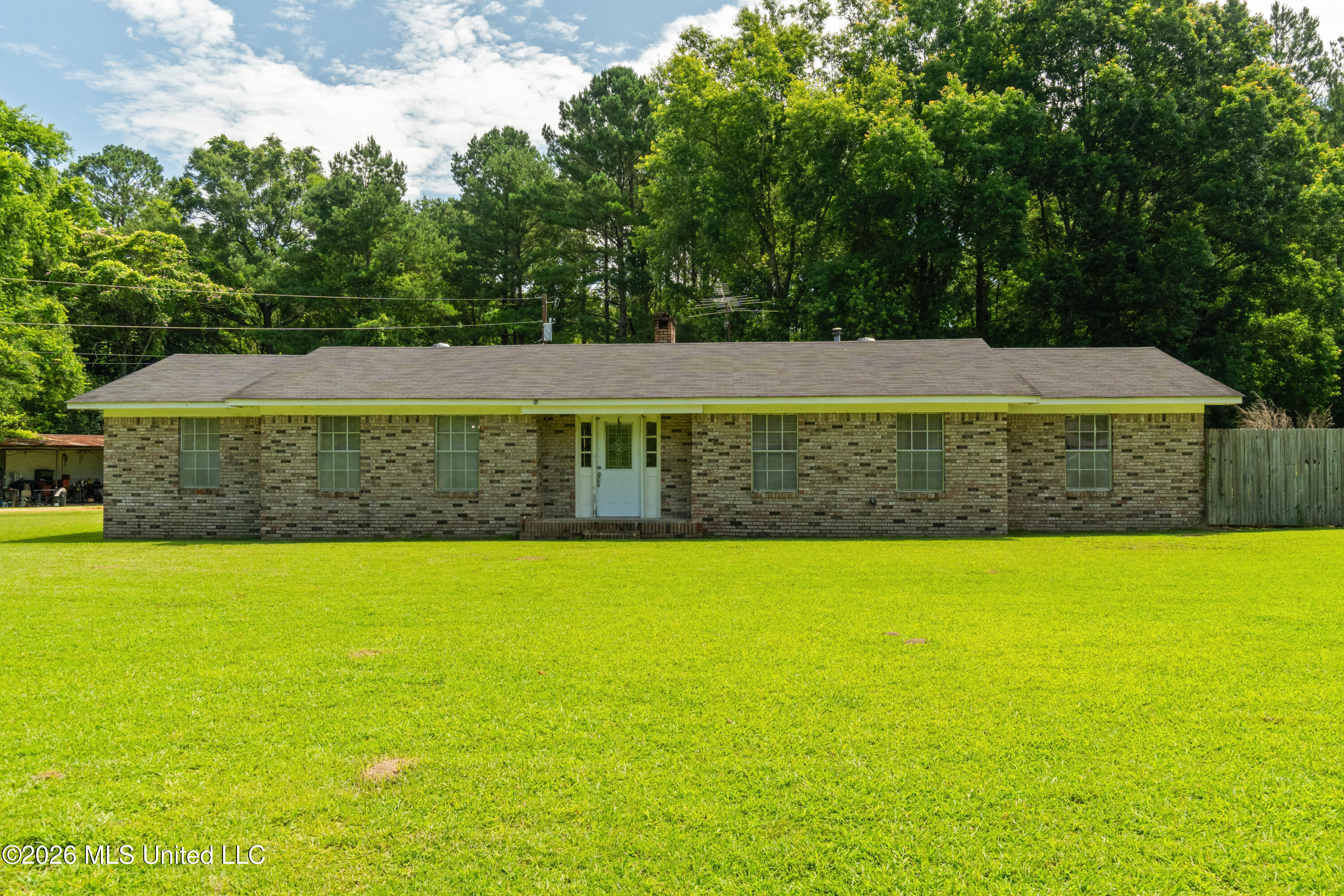 955 Clara Road Property Photo 1