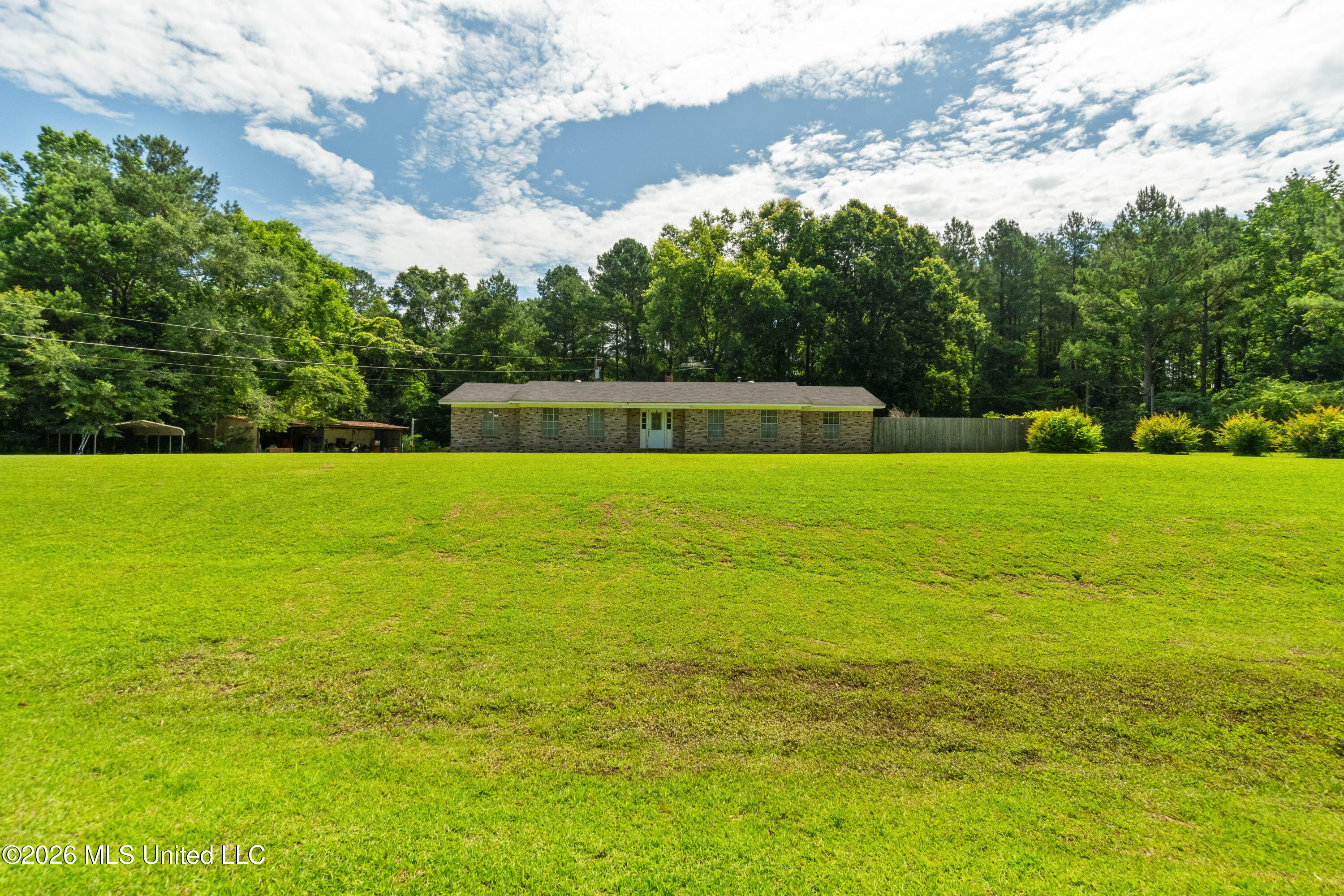 955 Clara Road Property Photo 3