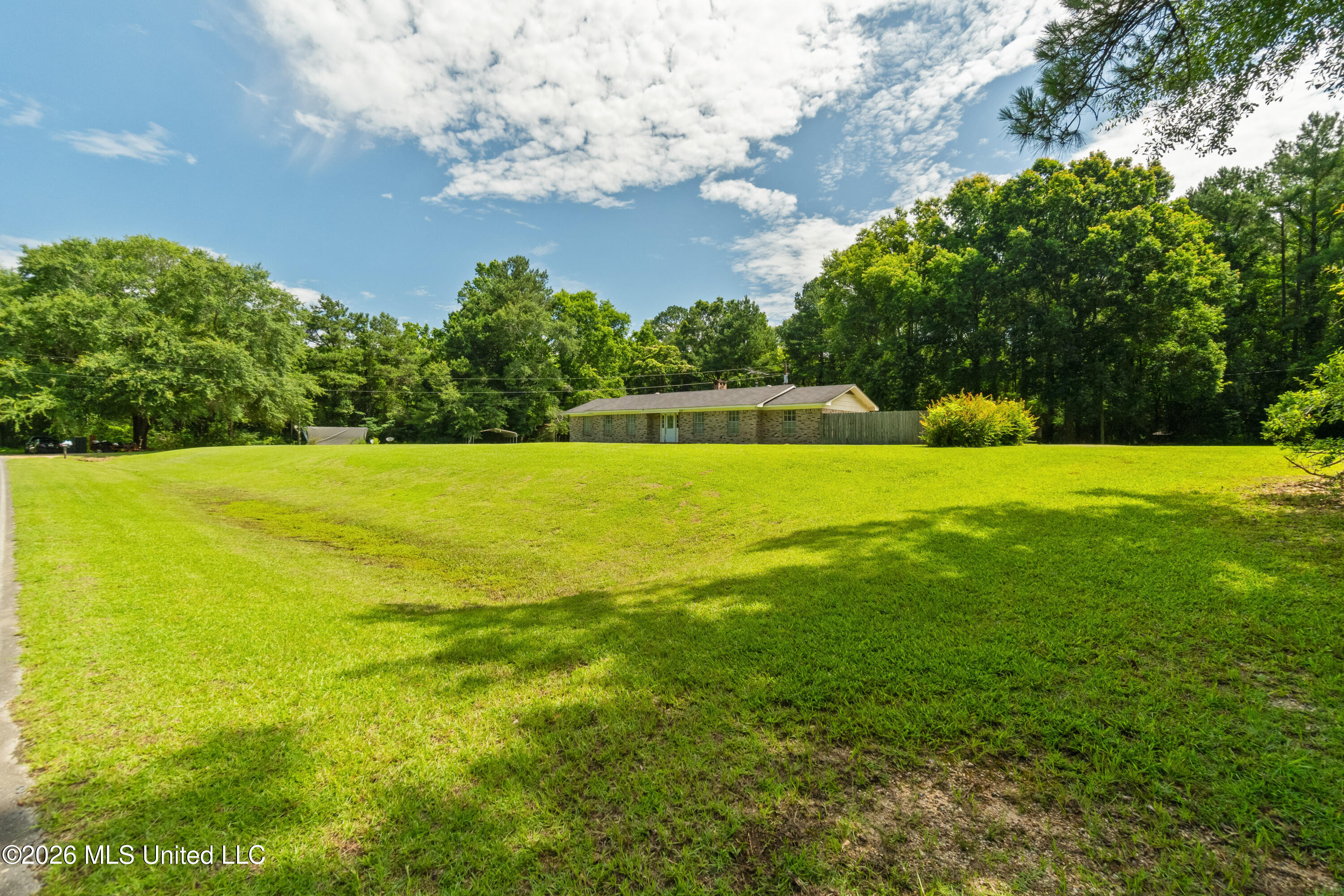 955 Clara Road Property Photo 4