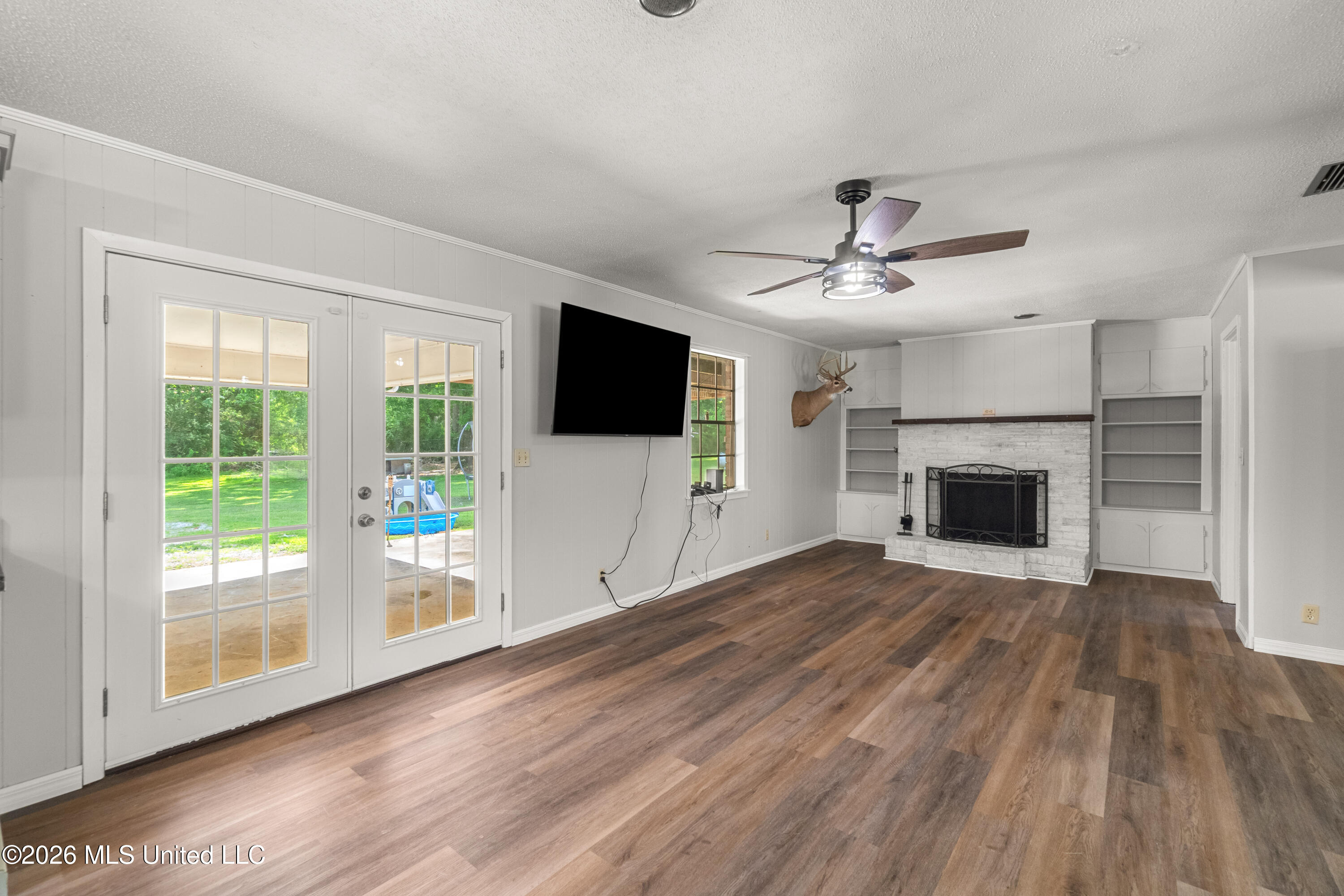 955 Clara Road Property Photo 8