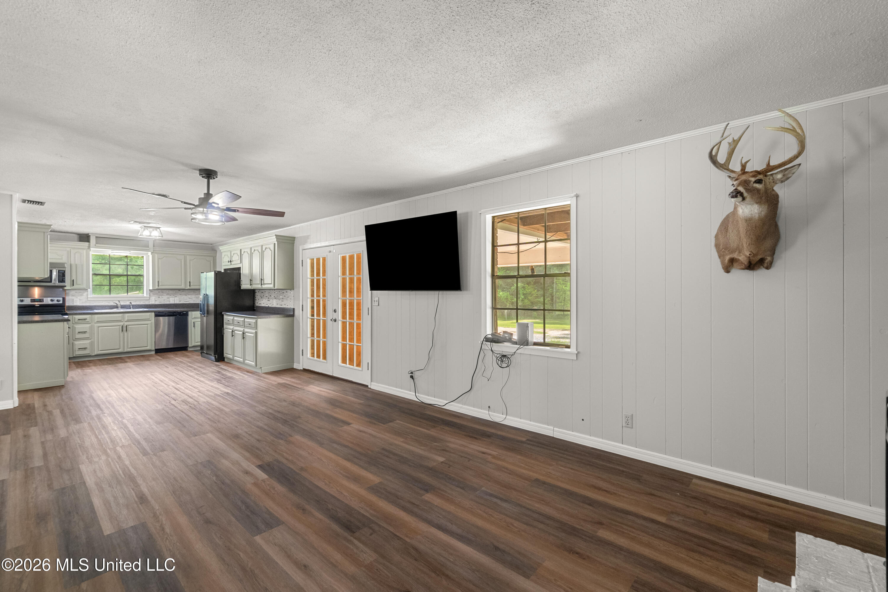 955 Clara Road Property Photo 10