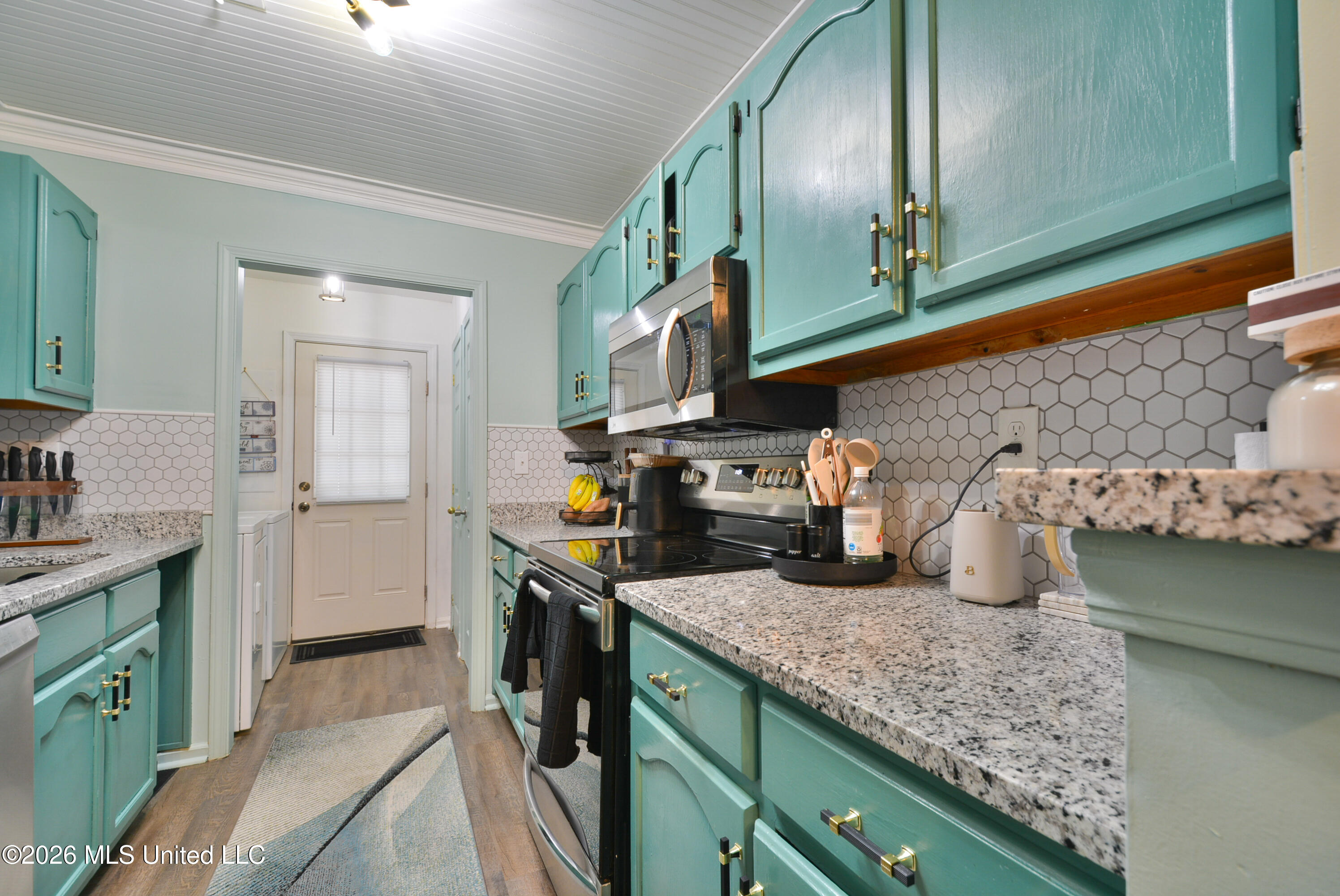 3250 Edenshire Lane Property Photo 7