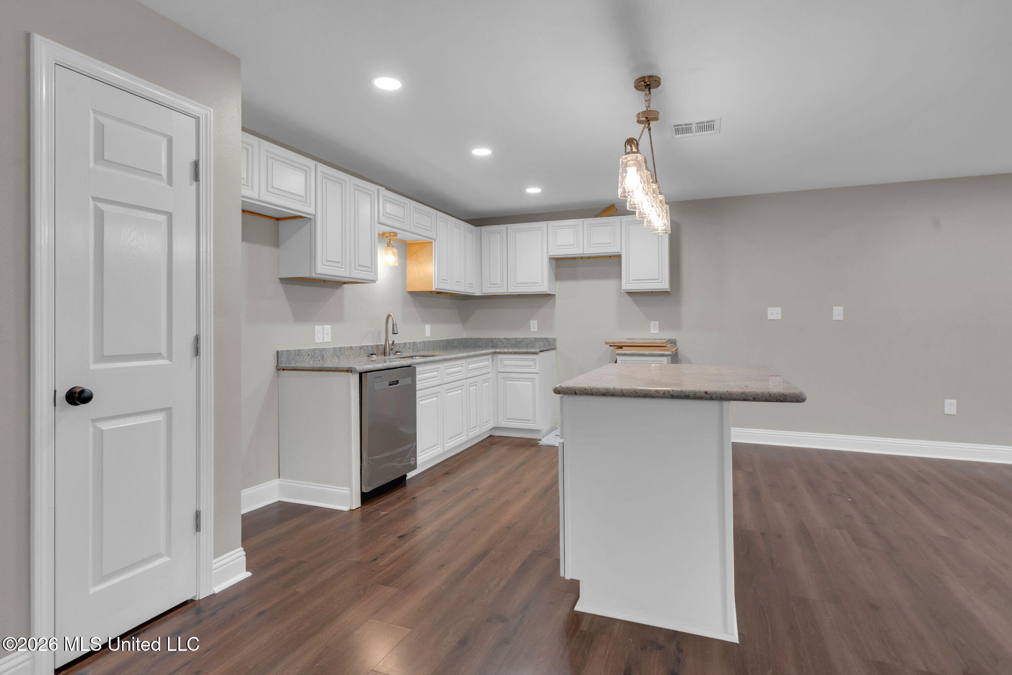 125 7th Avenue Property Photo 27