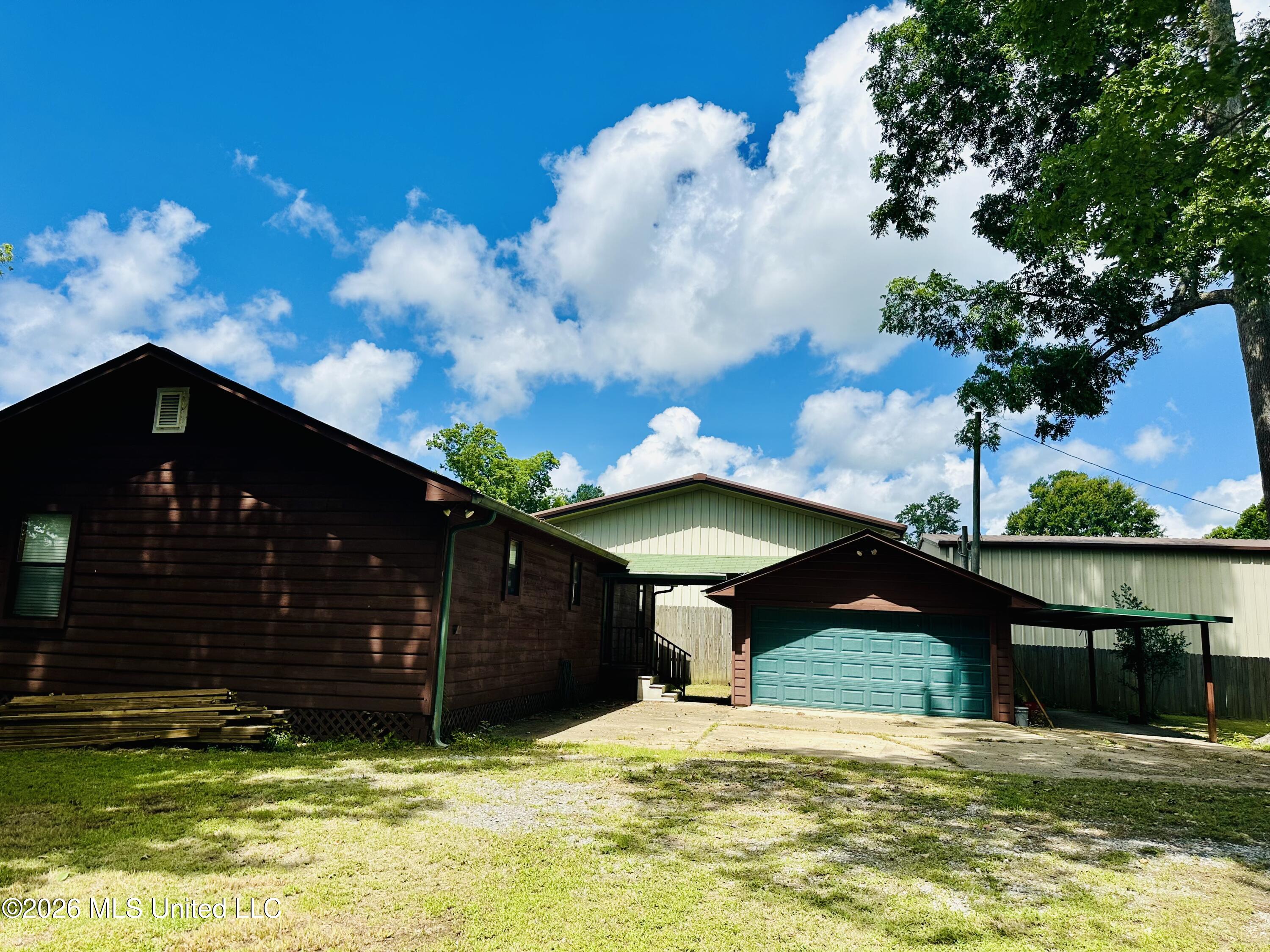 1555 Church Road Property Photo 3