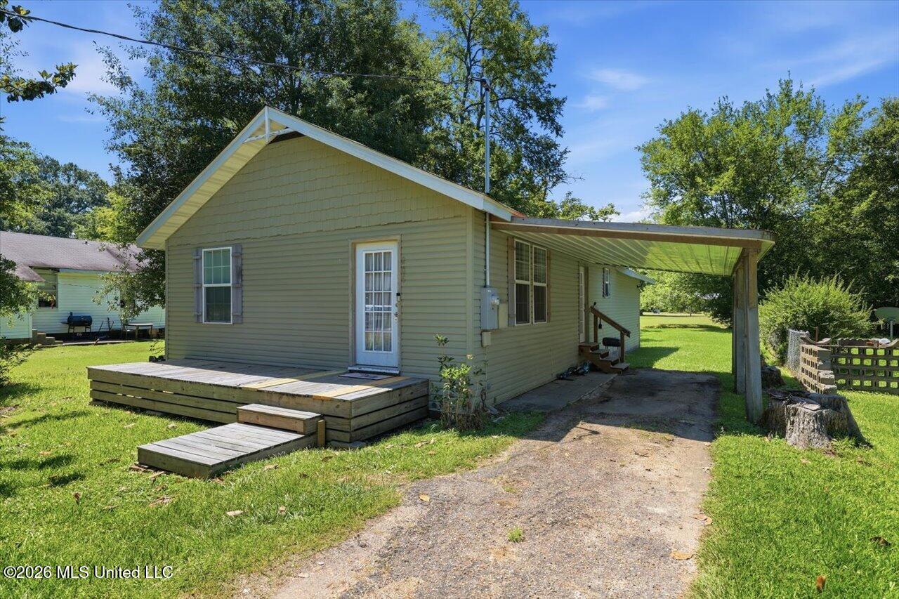 205 3rd Street Property Photo 2