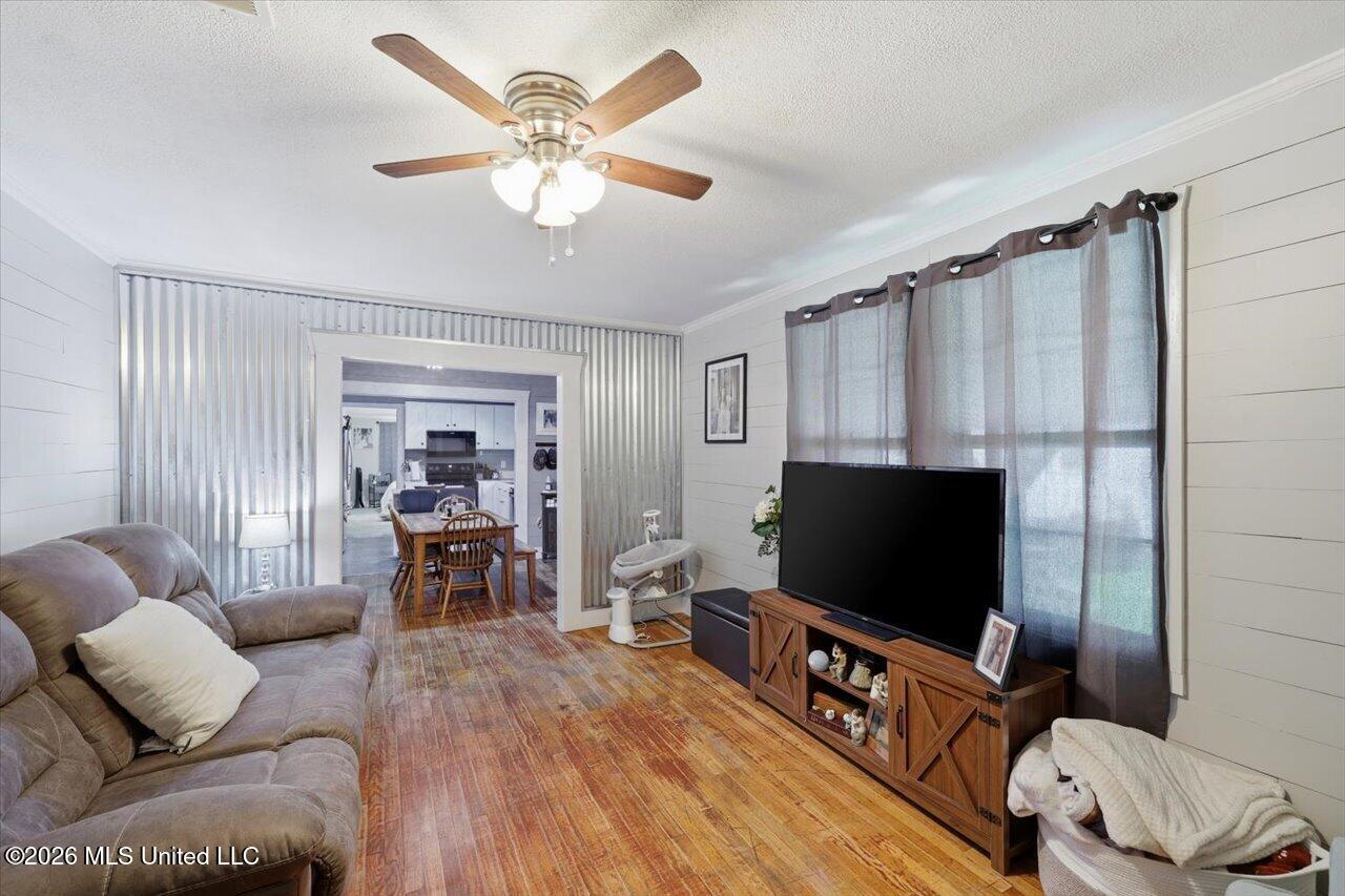 205 3rd Street Property Photo 6